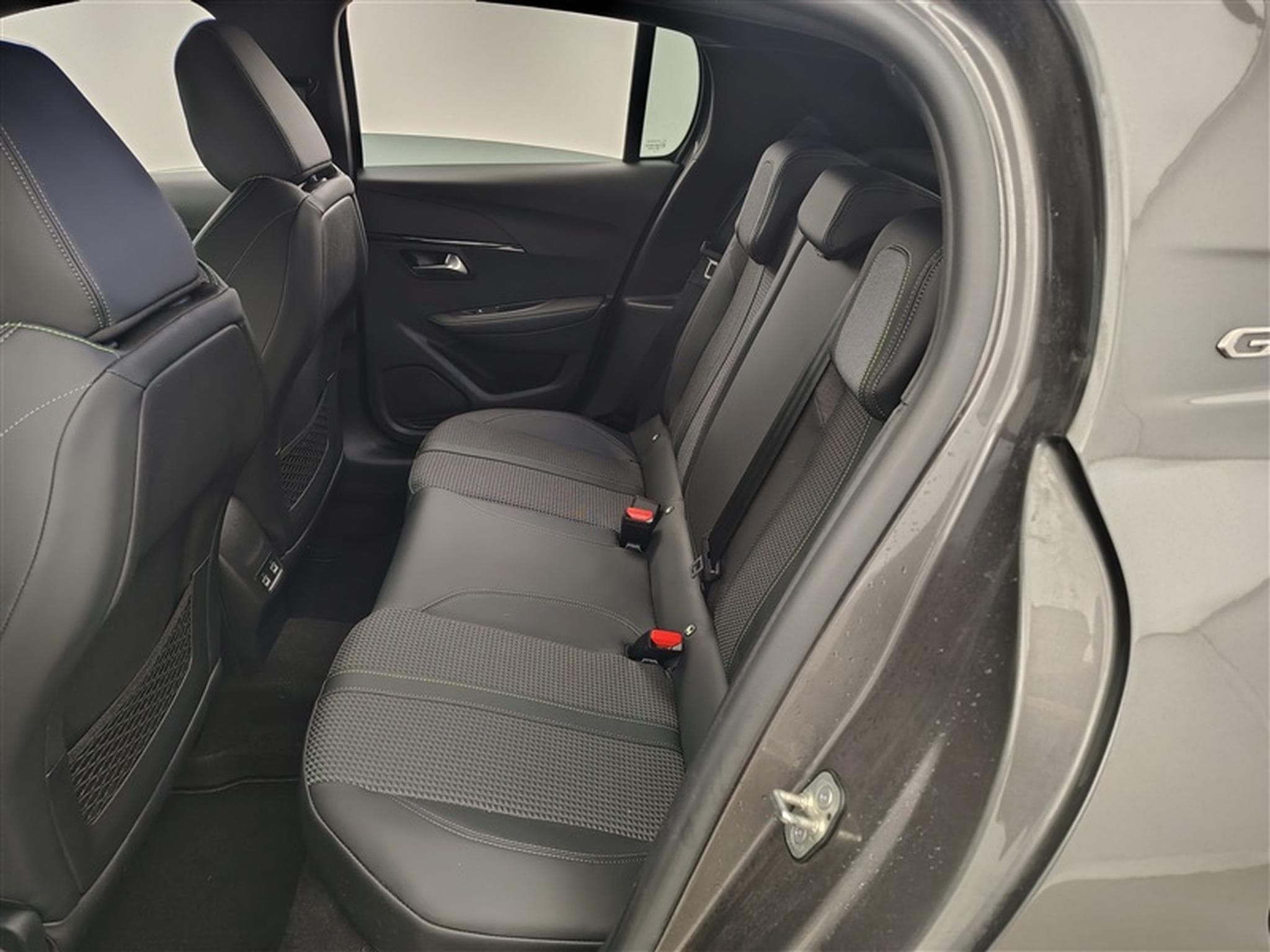 Peugeot 208 1.2i PureTech GT  Navi / Led / PDC+Caméra (2022) - Photo 13