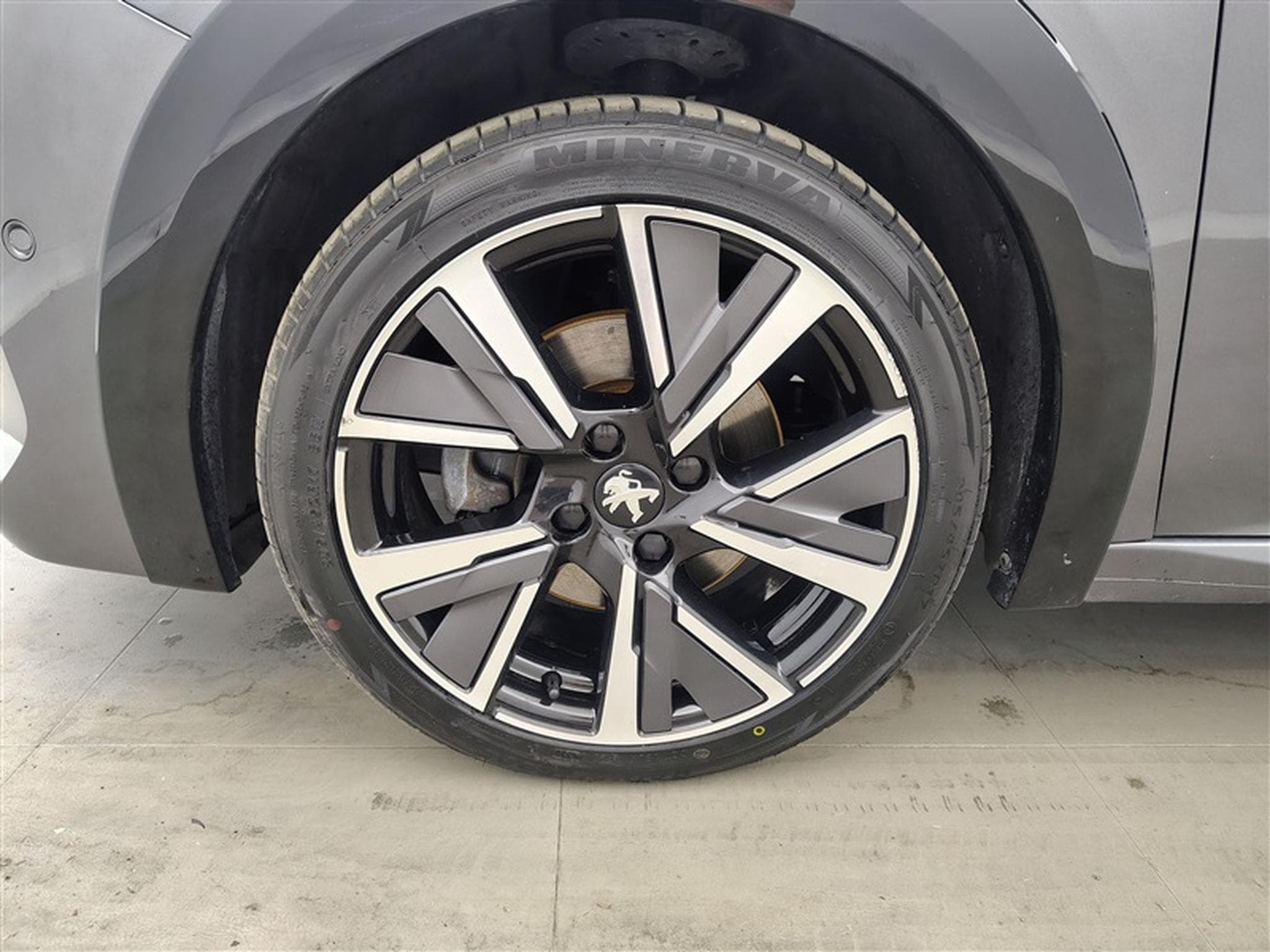 Peugeot 208 1.2i PureTech GT  Navi / Led / PDC+Caméra (2022) - Photo 6