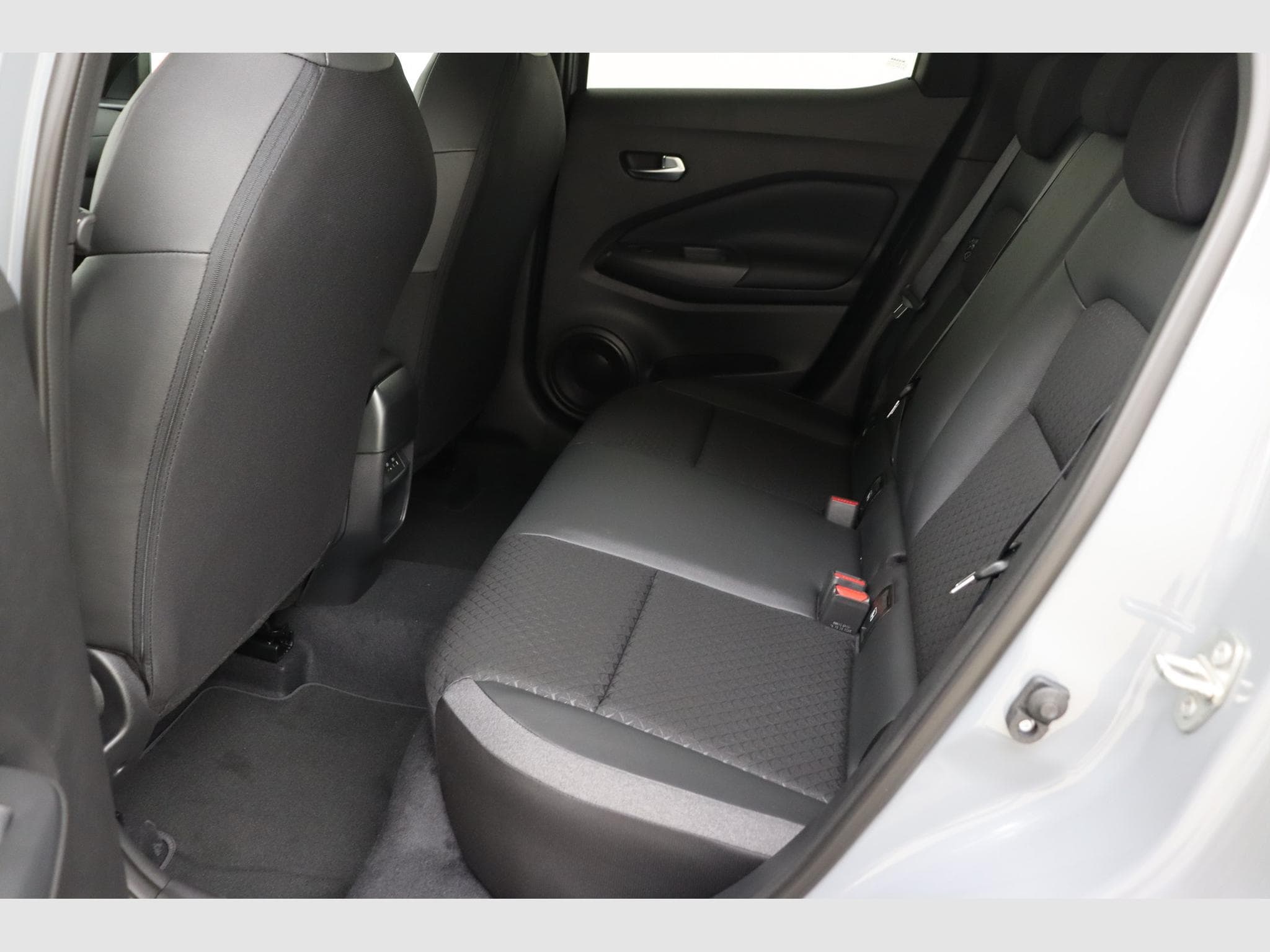 Nissan Juke N-Connecta / Cold Pack / 2Tone / (MY25) (2026) - Photo 16