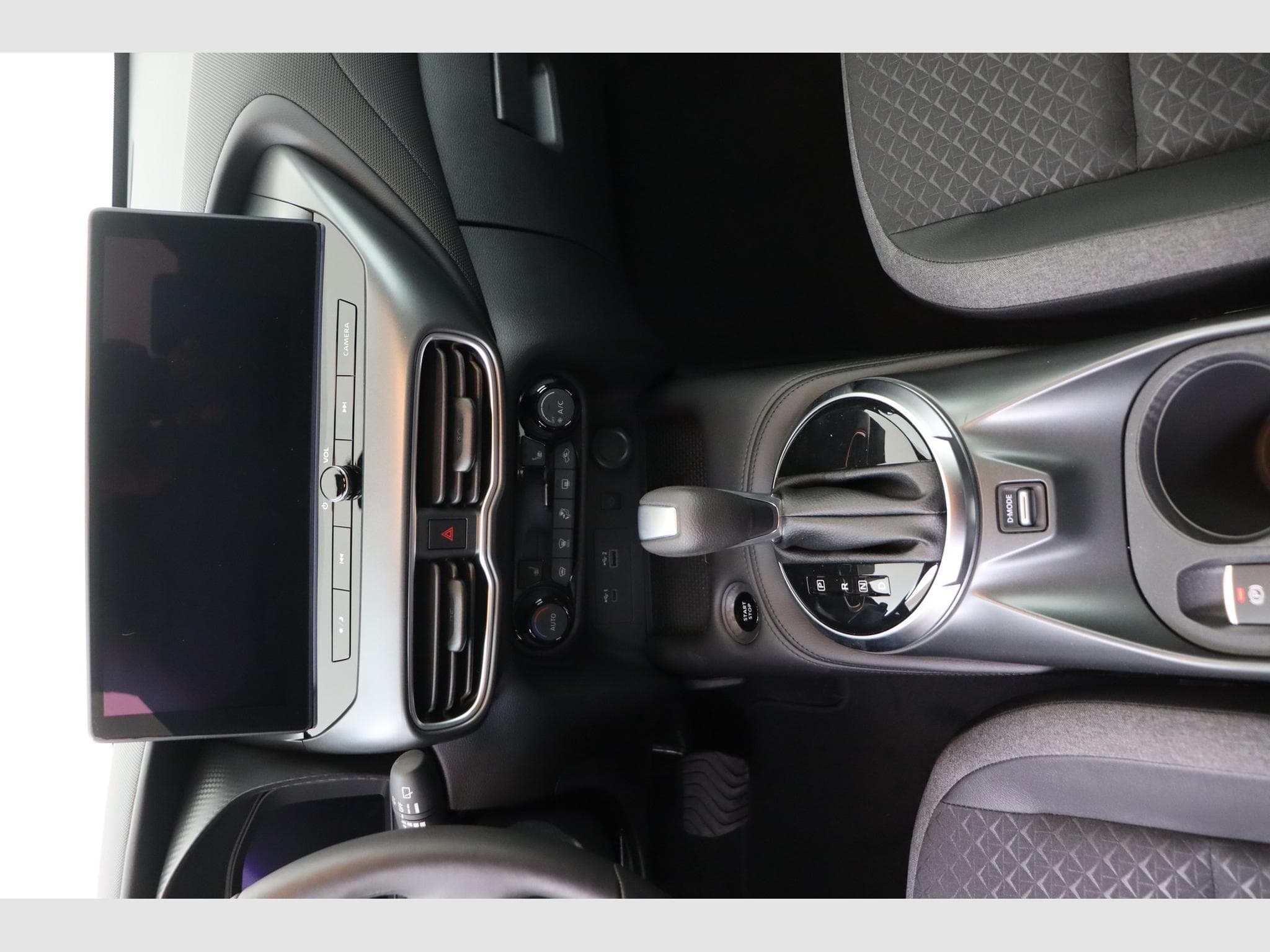 Nissan Juke N-Connecta / Cold Pack / (MY25) (2026) - Photo 12