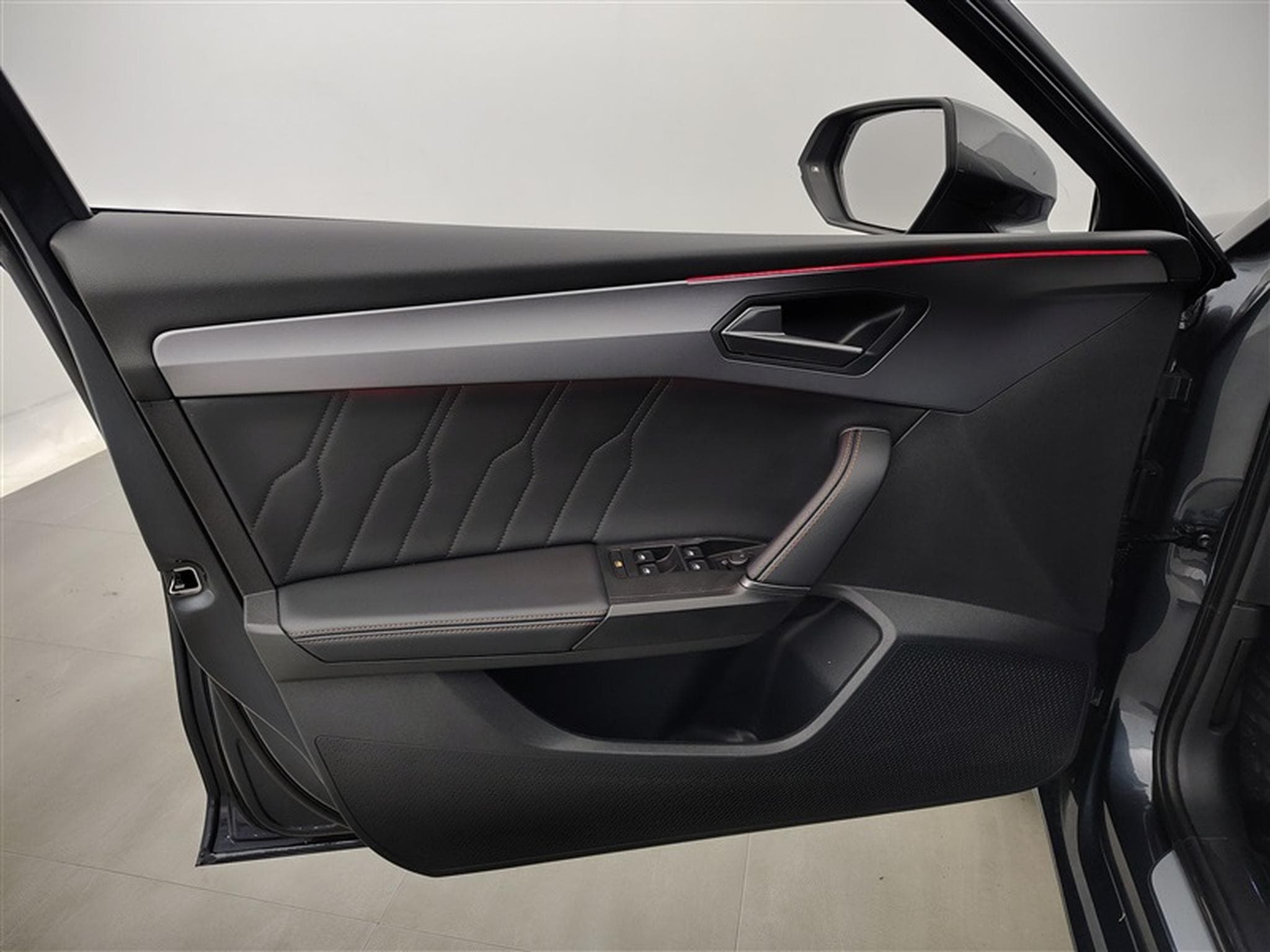 Cupra Leon 1.5 eTSI 150cv DSG  S-CUIR / NAVI / FULL LED / CARPLAY (2024) - Photo 17