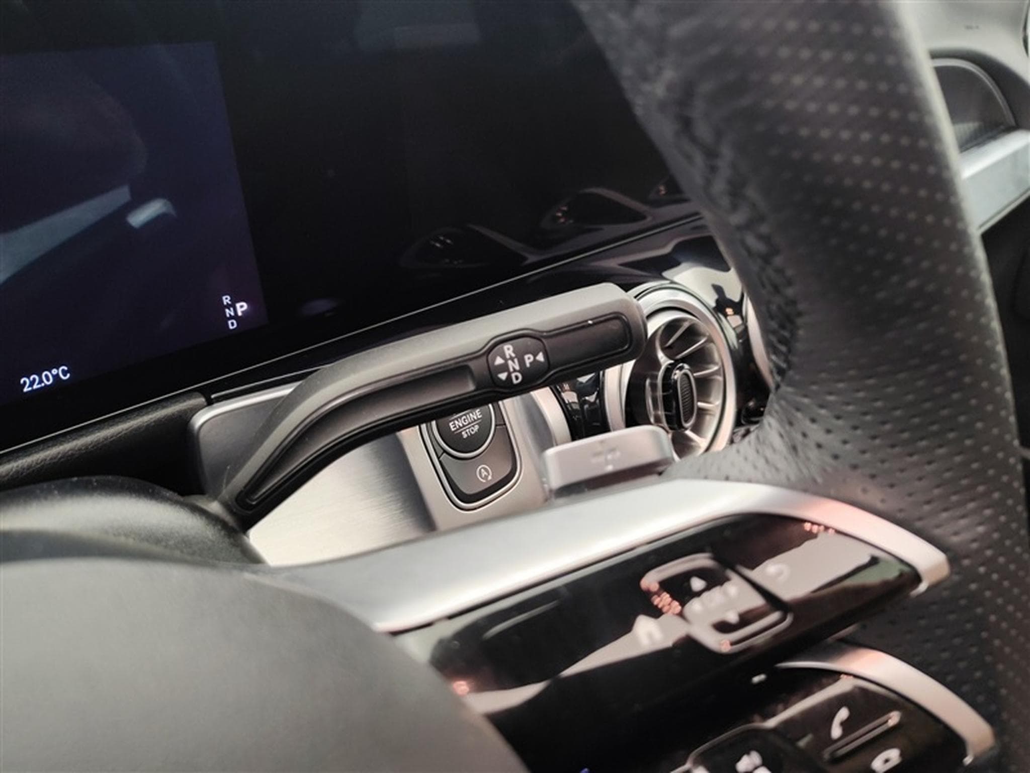 Mercedes GLB 180 7G-Tronic PACK AMG NAVI / S-CUIR / FULL LED / PANO (2025) - Photo 15
