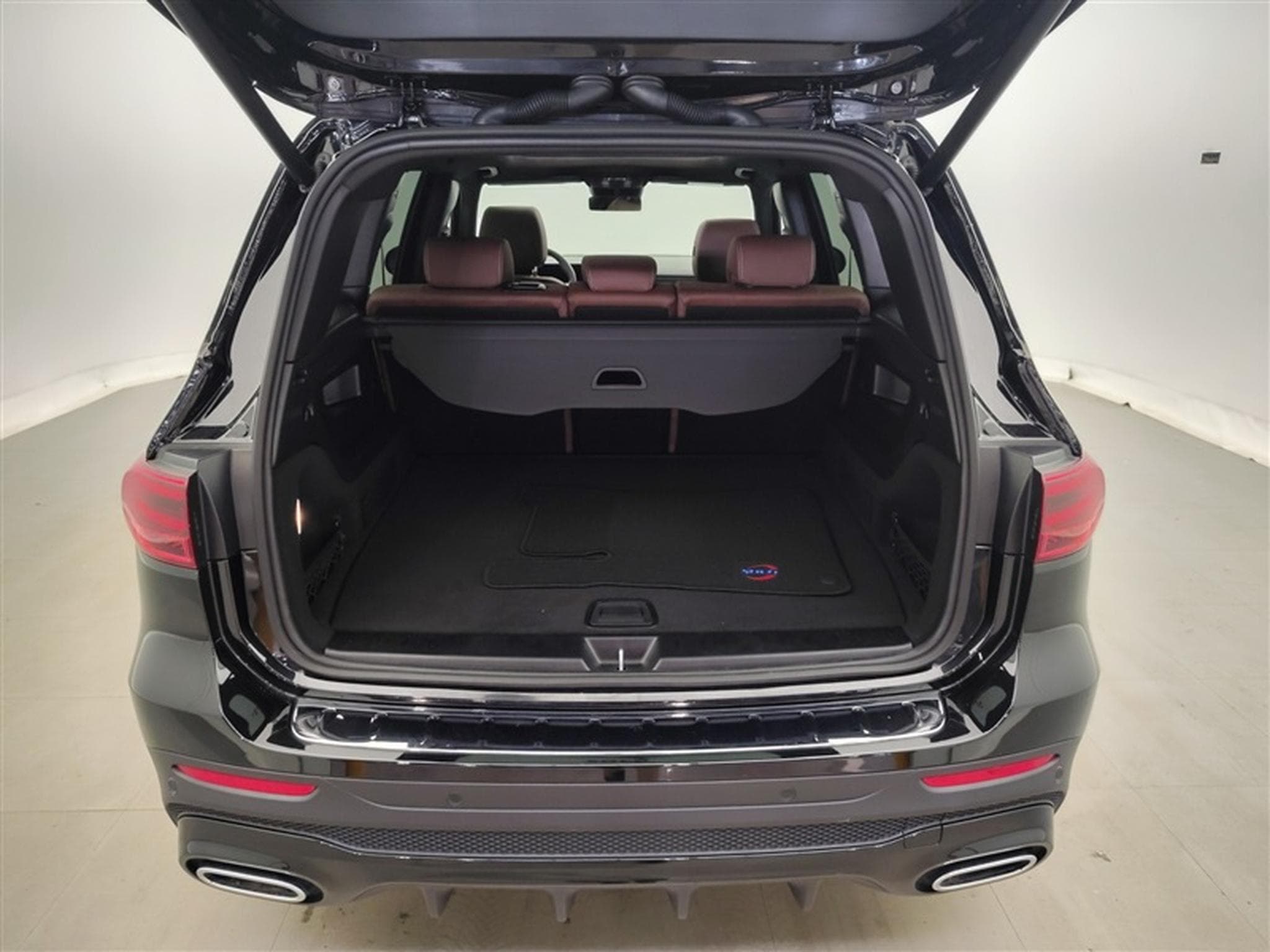 Mercedes GLB 180 7G-Tronic PACK AMG NAVI / S-CUIR / FULL LED / PANO (2025) - Photo 17