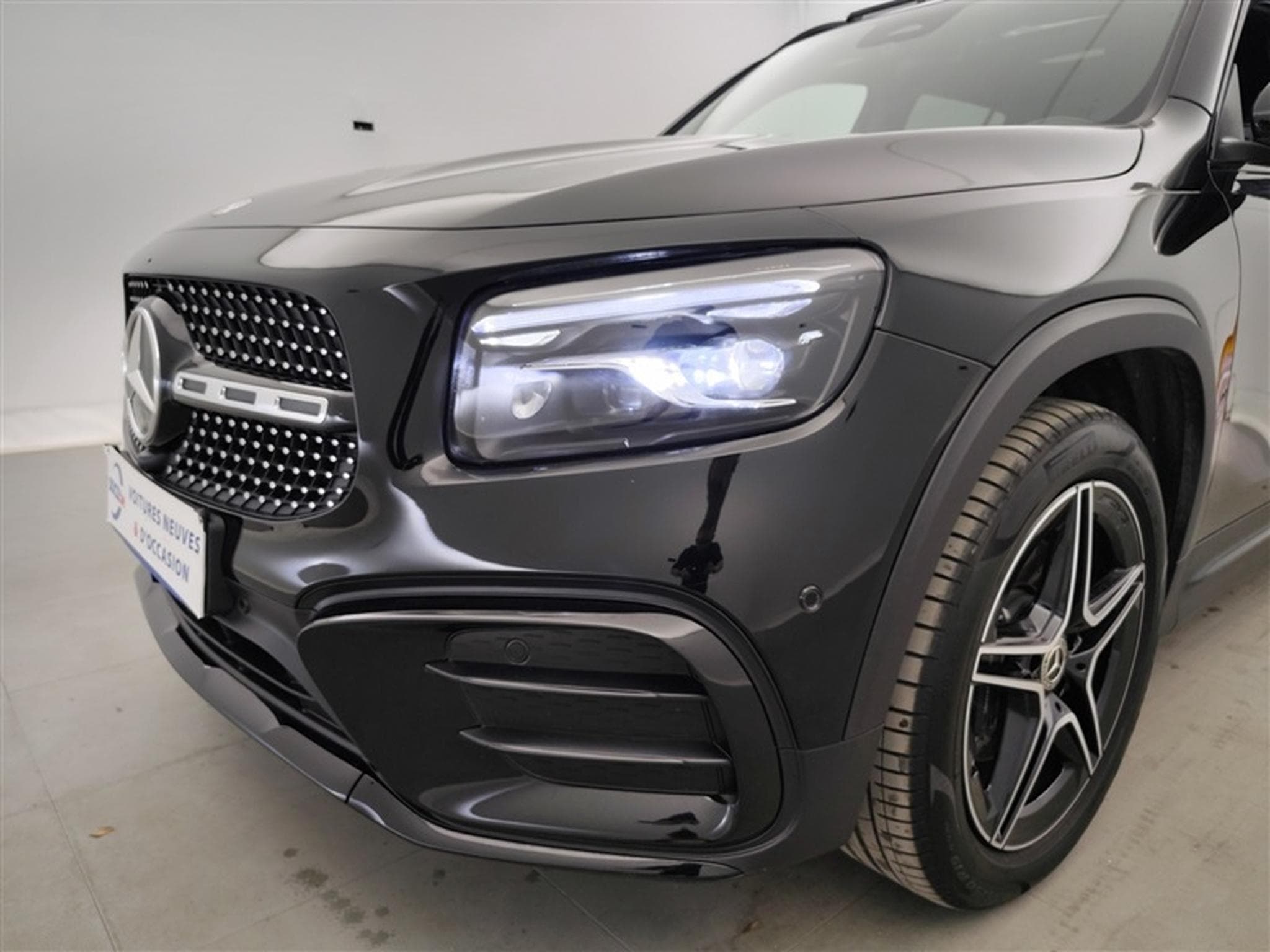 Mercedes GLB 180 7G-Tronic PACK AMG NAVI / S-CUIR / FULL LED / PANO (2025) - Photo 19