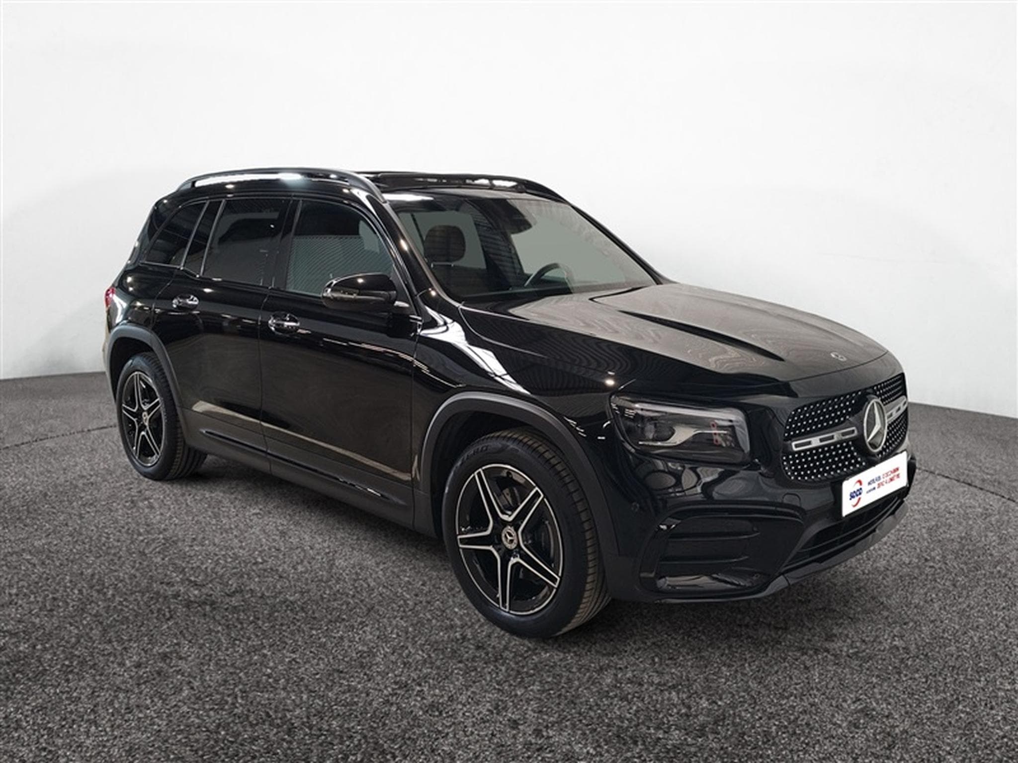 Mercedes GLB 180 7G-Tronic PACK AMG NAVI / S-CUIR / FULL LED / PANO (2025) - Photo 6