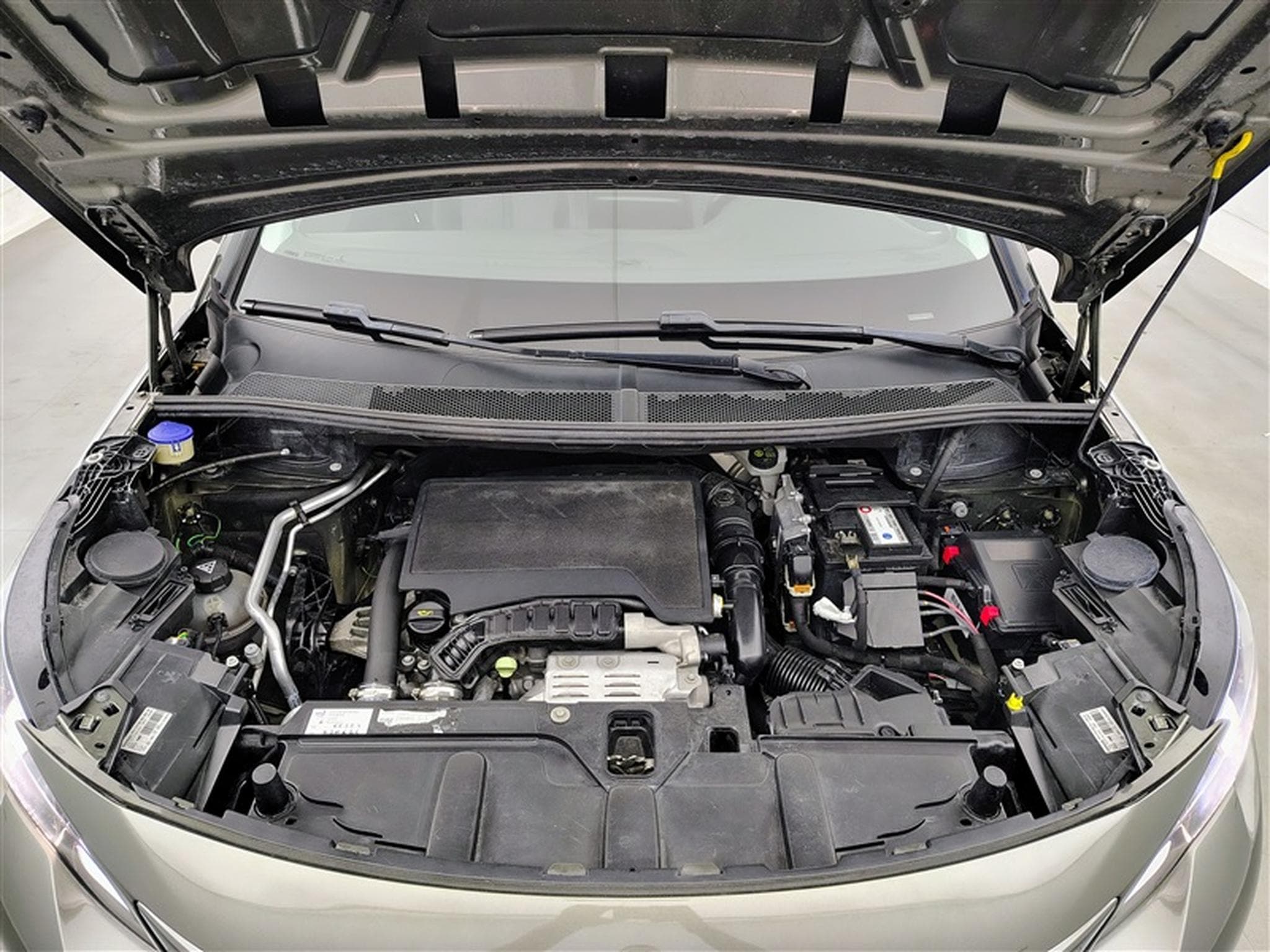 Peugeot 3008 1.2 EAT8 Allure Navi / PDC+Caméra (2019) - Photo 19