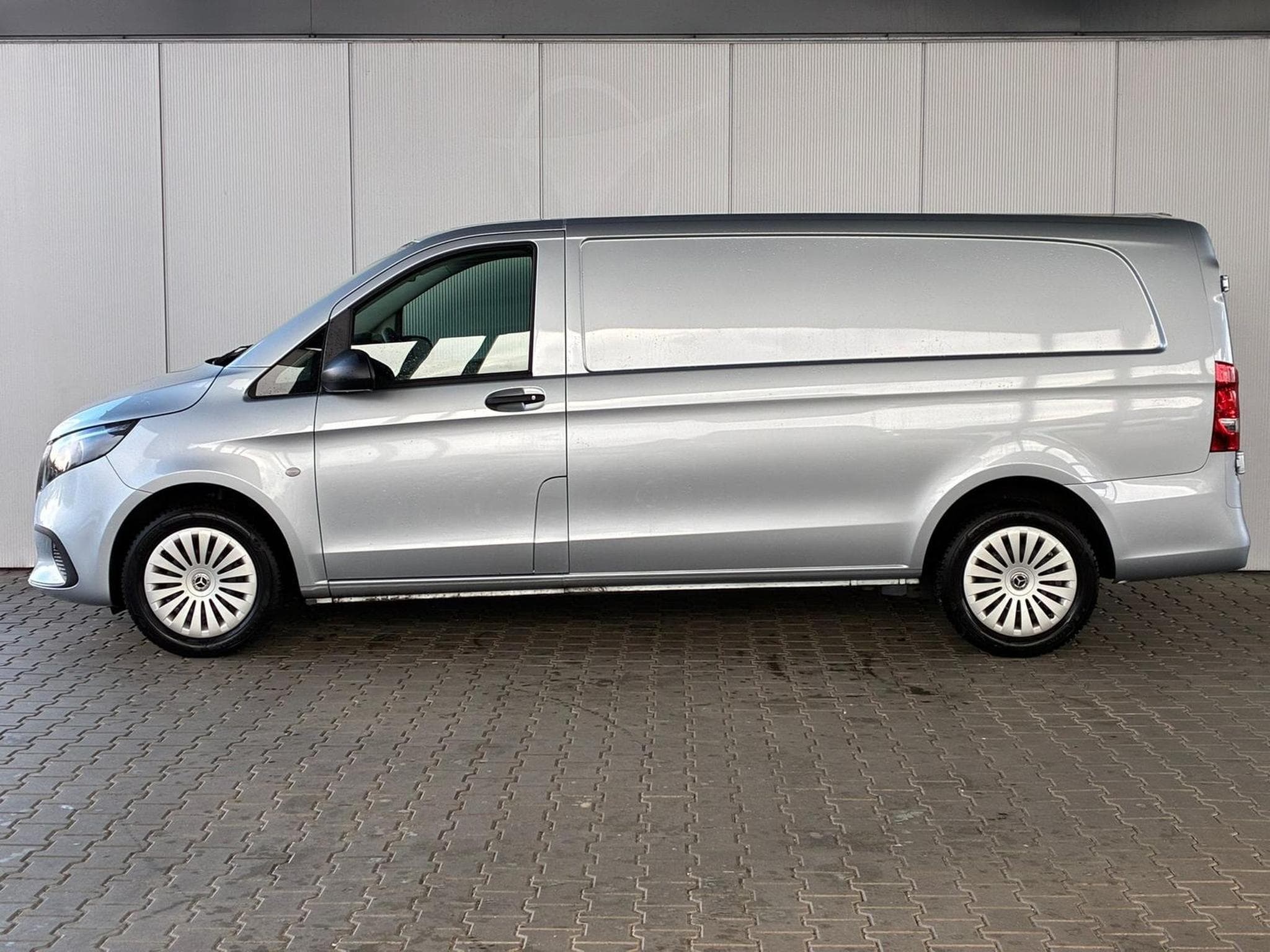 Mercedes Vito Standard (2024) - Photo 2
