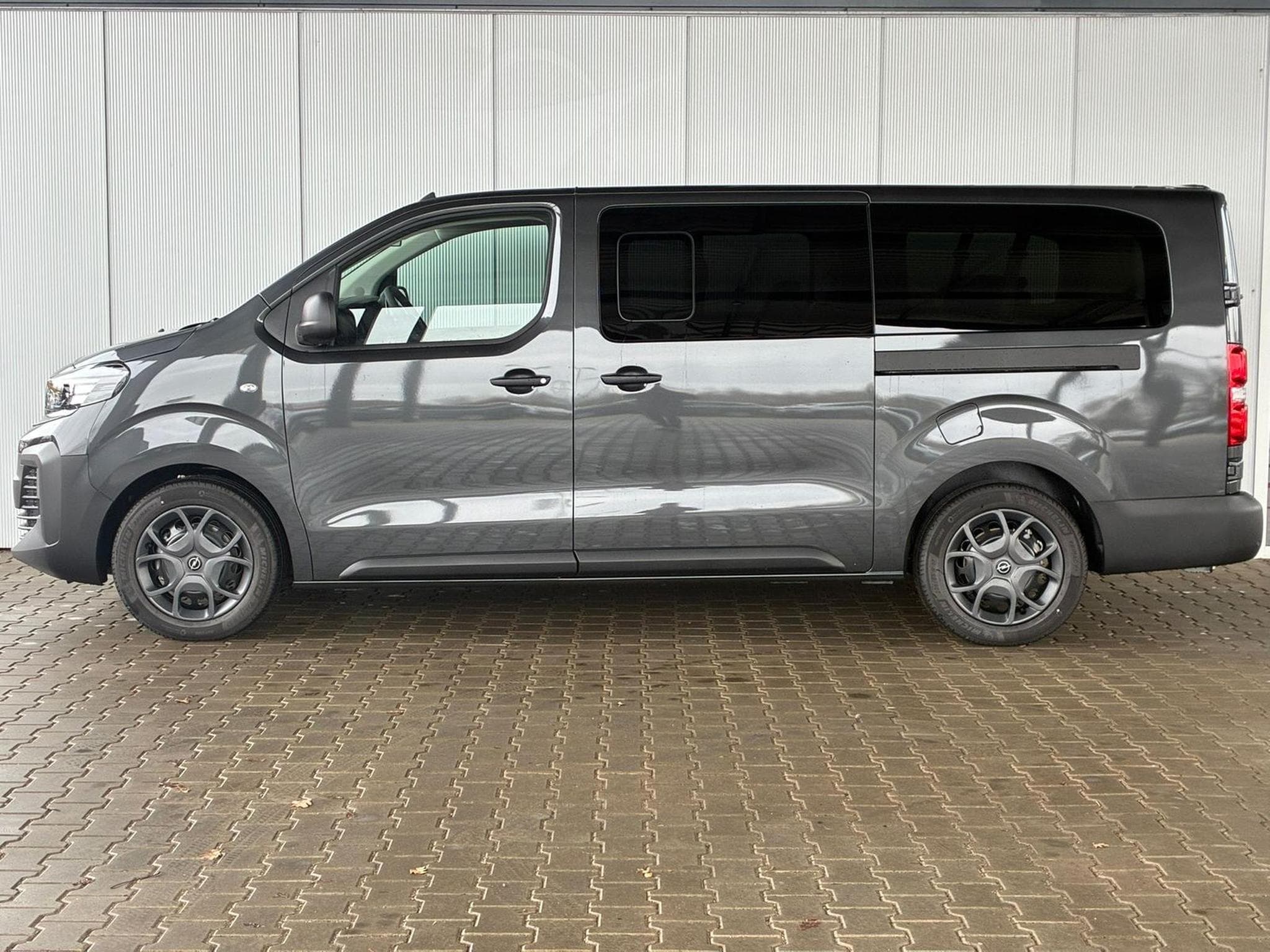 Opel Vivaro Kombi XL (2025) - Foto 2