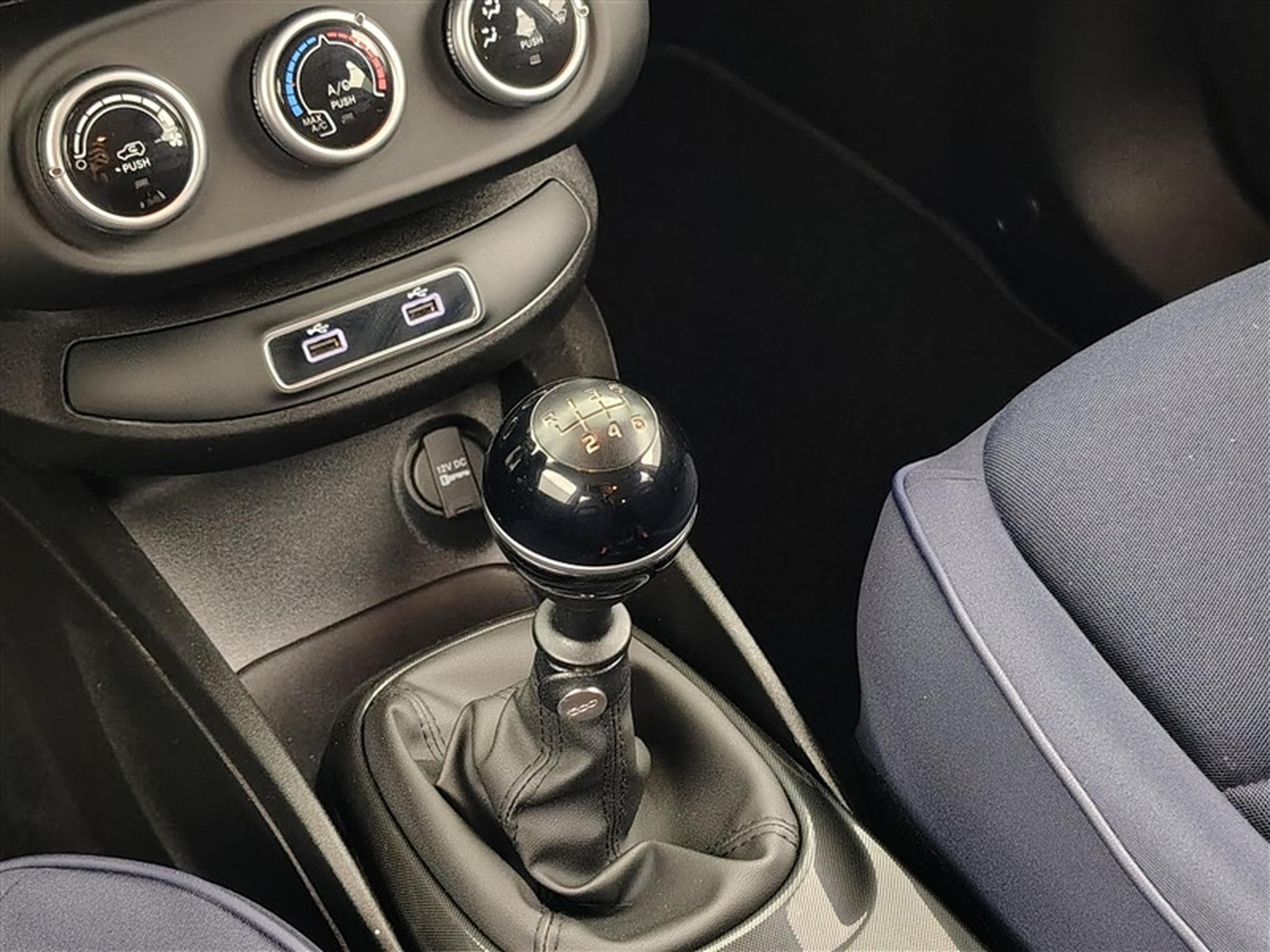 Fiat 500X 1.0 FireFly 120 NAVI / CLIM / TEL (2023) - Photo 12