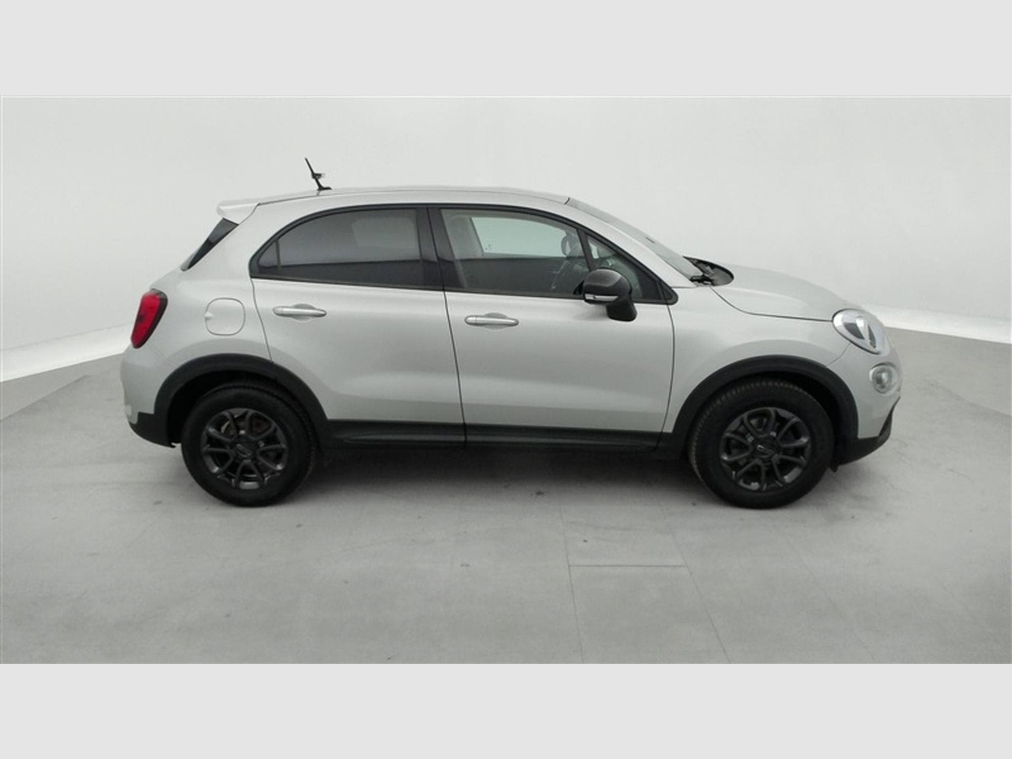 Fiat 500X 1.0 FireFly 120 NAVI / CLIM / TEL (2023) - Photo 23