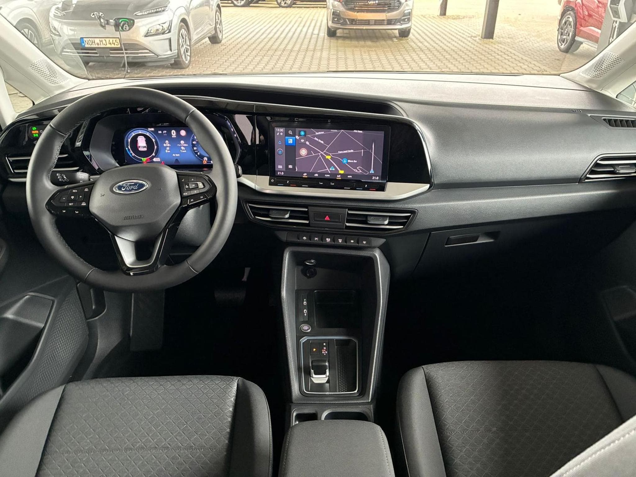 Ford Tourneo Titanium (2026) - Photo 8