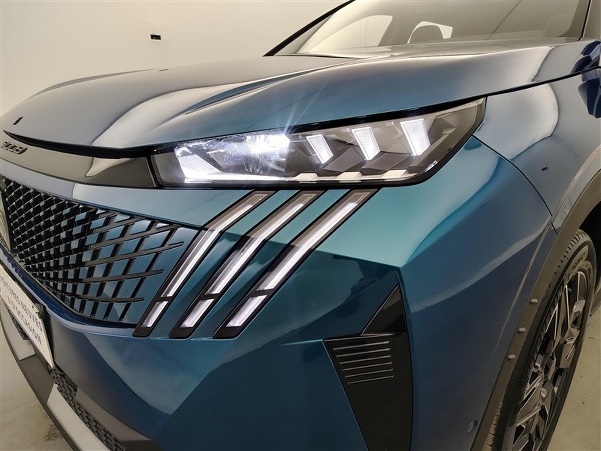 Peugeot 5008 1.2 HYBRID 145cv e-DSC6 GT 7pl. NAVI / FULL LED / PANO / CAM (2026) - Photo 15