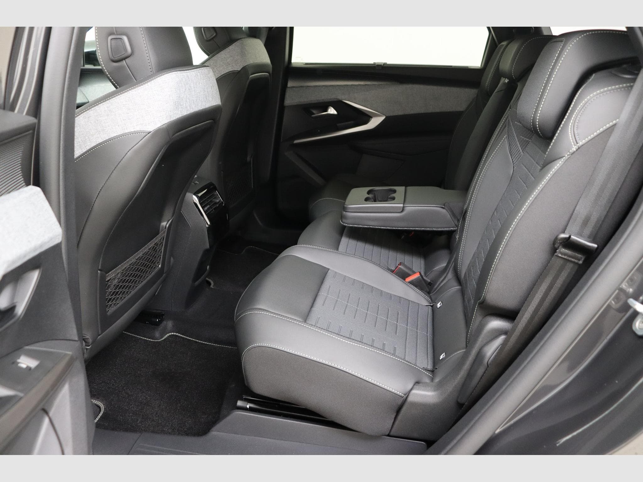 Peugeot 5008 GT (2026) - Foto 13