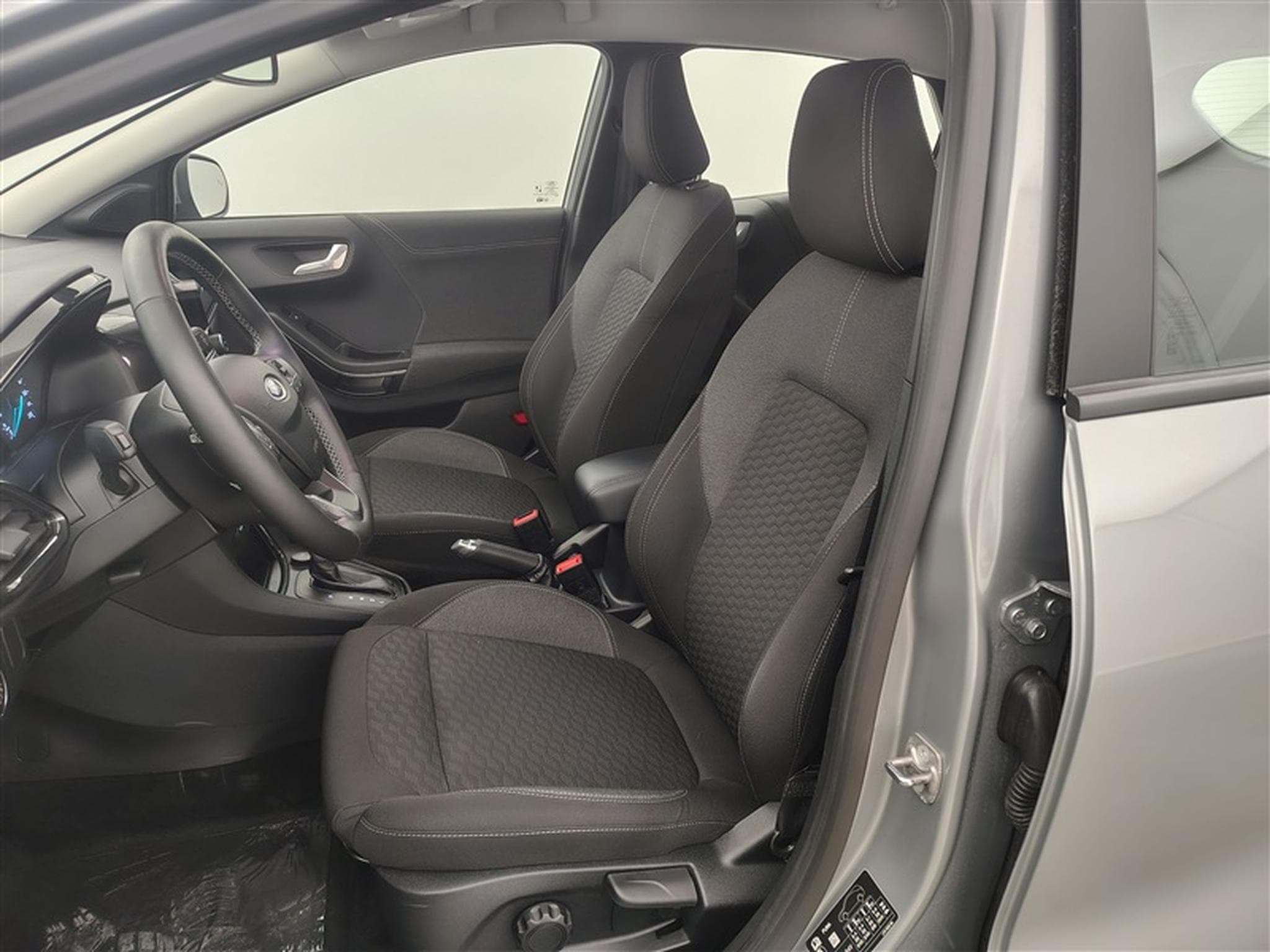 Ford Puma 1.0 EcoBoost AUT. MHEV Titanium NAVI / CARPLAY (2023) - Photo 7