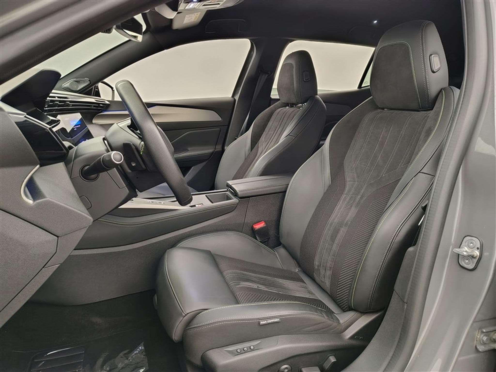 Peugeot 408 PHEV 1.6 Turbo GT EAT8*NAVI/CAM360/FULL LED/HIFI FOCAL* (2024) - Photo 7