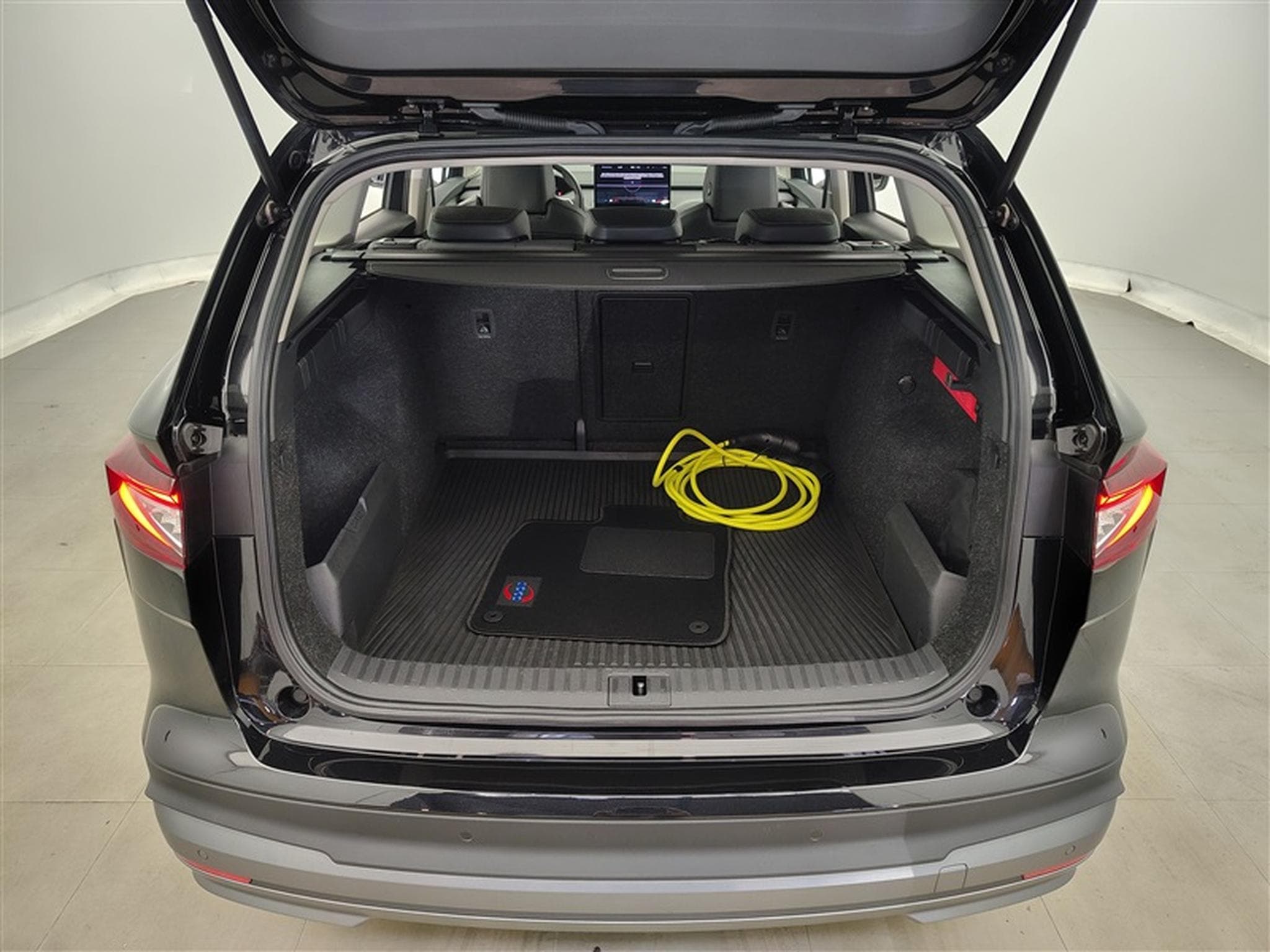 Skoda Enyaq ENYAQ IV 60 Business S-CUIR/NAVI/FULL LED/JA19/PDC (2023) - Photo 13
