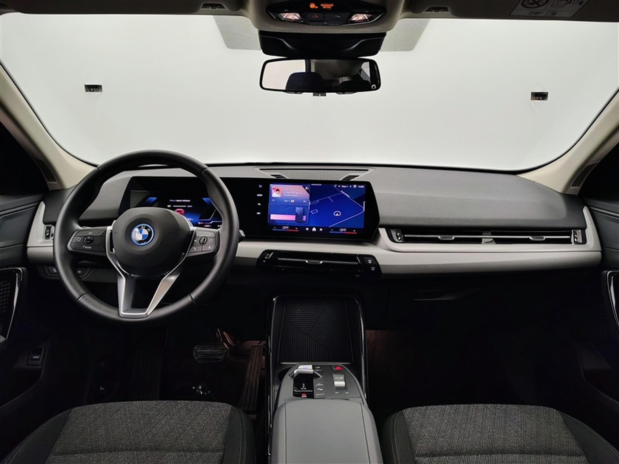 BMW iX2 IX2 Business Line NAVI/FULL LED/JA17/PDC (2025) - Photo 7