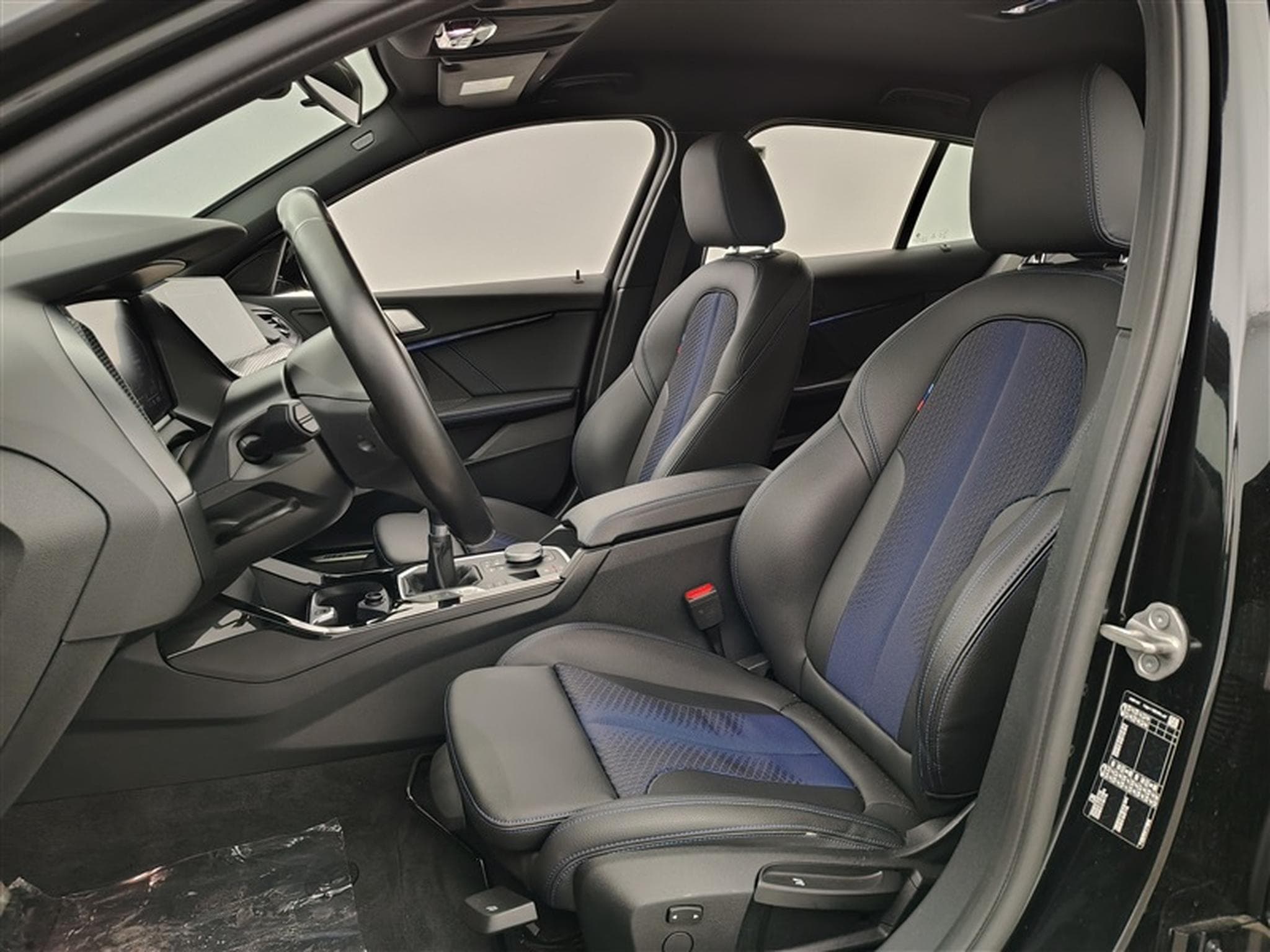 BMW 118 i Pack M   Navi Cockpit / Led/ PDC+Caméra (2022) - Photo 7