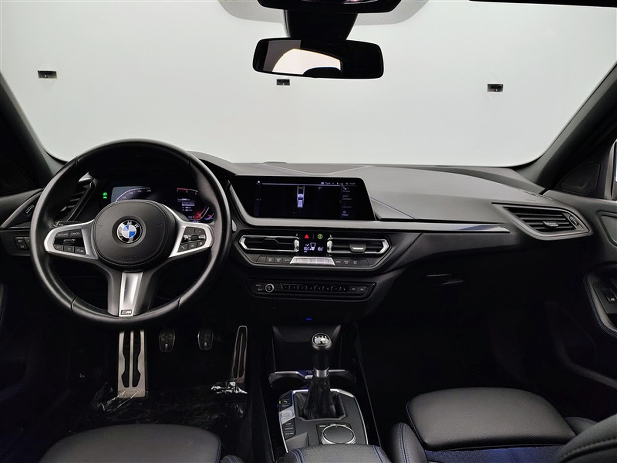 BMW 118 i Pack M   Navi Cockpit / Led/ PDC+Caméra (2022) - Photo 8