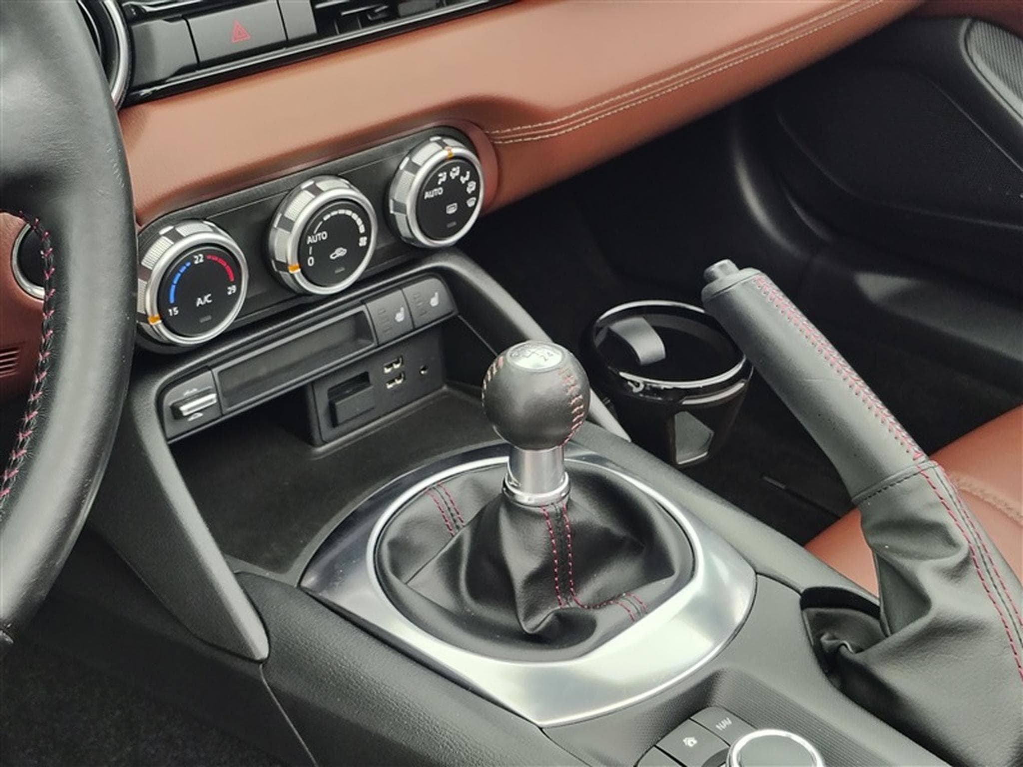 Mazda MX-5 RF 1.5i Skyactiv-G Skydrive (2018) - Photo 12