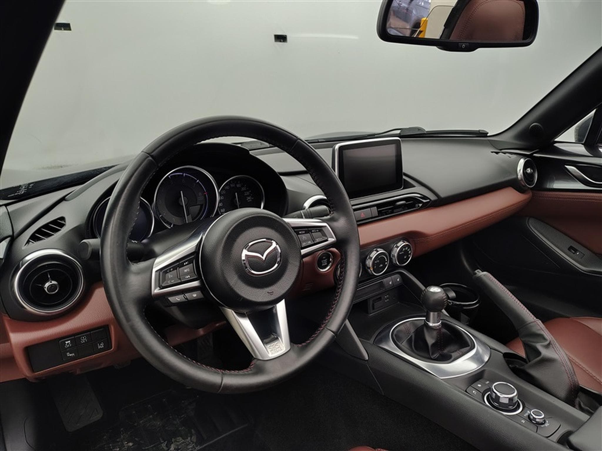Mazda MX-5 RF 1.5i Skyactiv-G Skydrive (2018) - Photo 8