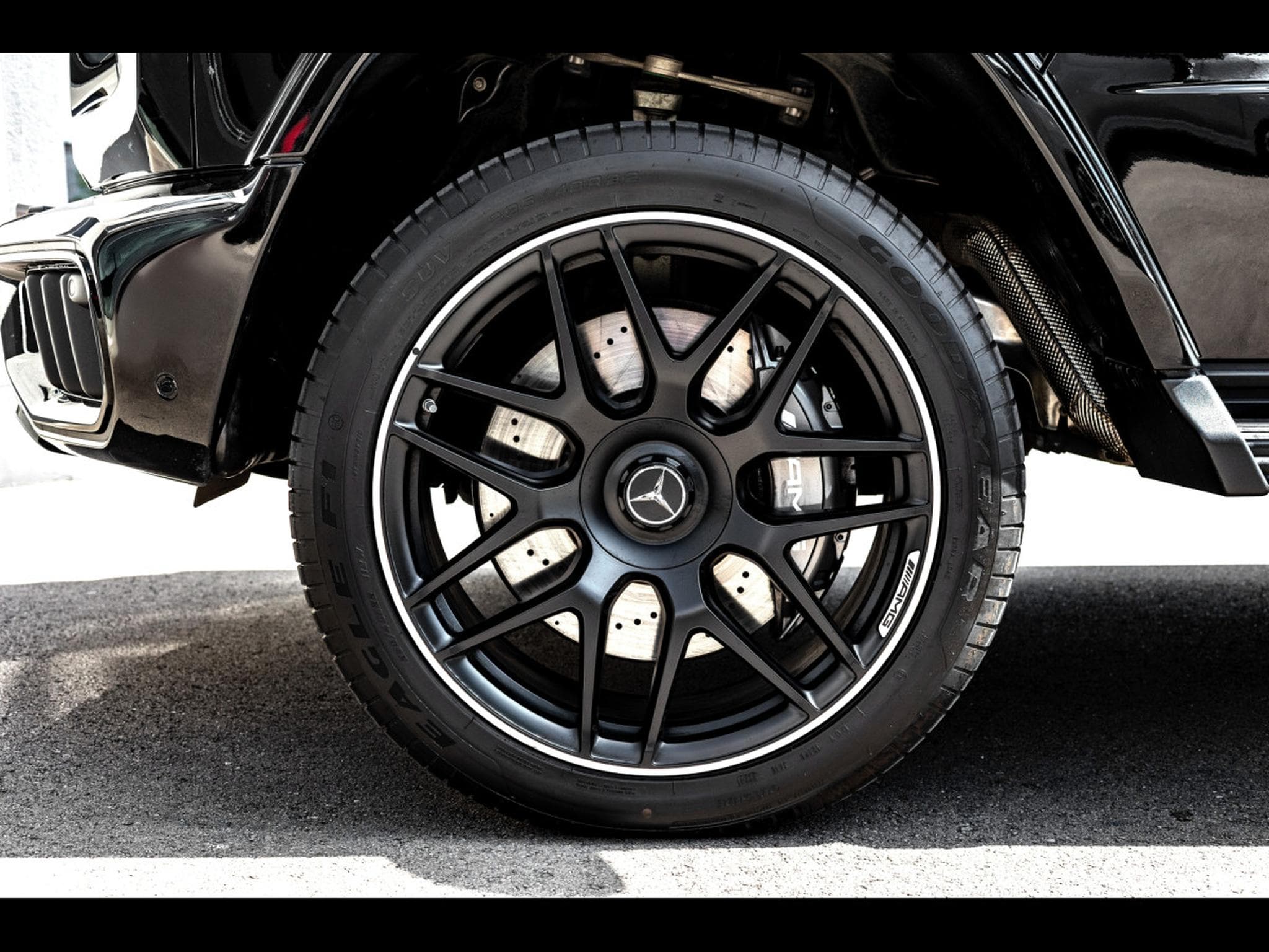 Mercedes G 63 AMG V8 BI-TURBO (FACELIFT) – PACK NIGHT - OBSIDIAN BLACK METALLI (2025) - Photo 11