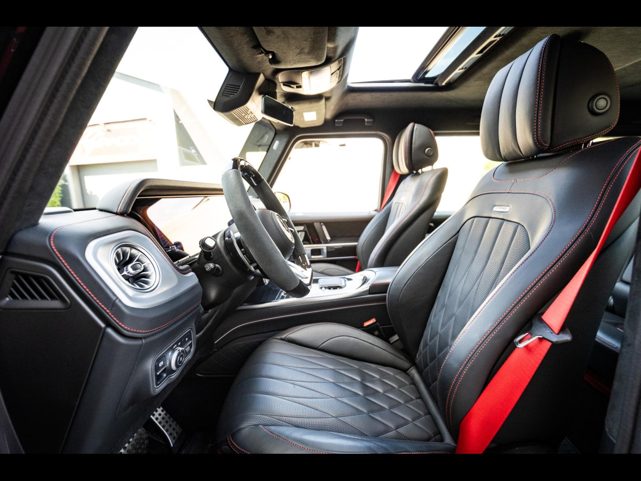 Mercedes G 63 AMG V8 BI-TURBO (FACELIFT) – PACK NIGHT - OBSIDIAN BLACK METALLI (2025) - Photo 14