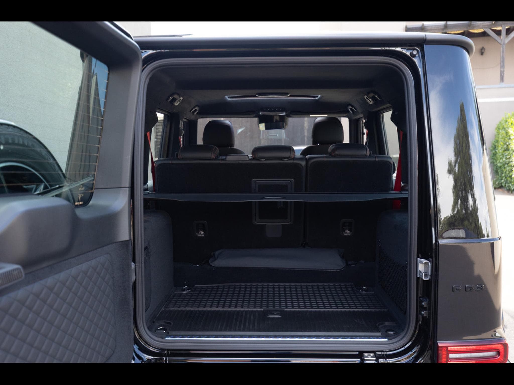 Mercedes G 63 AMG V8 BI-TURBO (FACELIFT) – PACK NIGHT - OBSIDIAN BLACK METALLI (2025) - Photo 19
