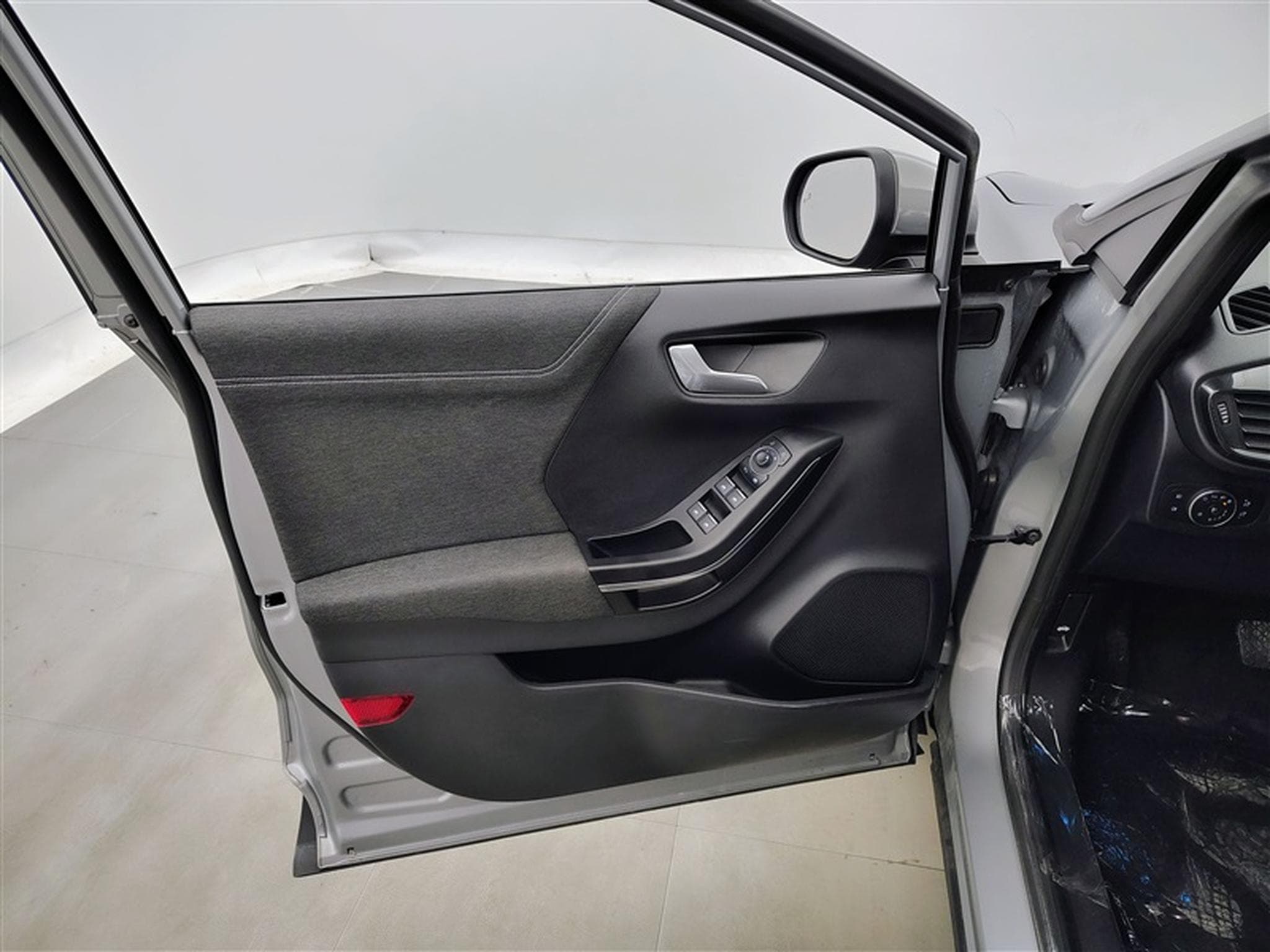 Ford Puma 1.0 EcoBoost AUT. MHEV Titanium NAVI / CARPLAY (2023) - Photo 17