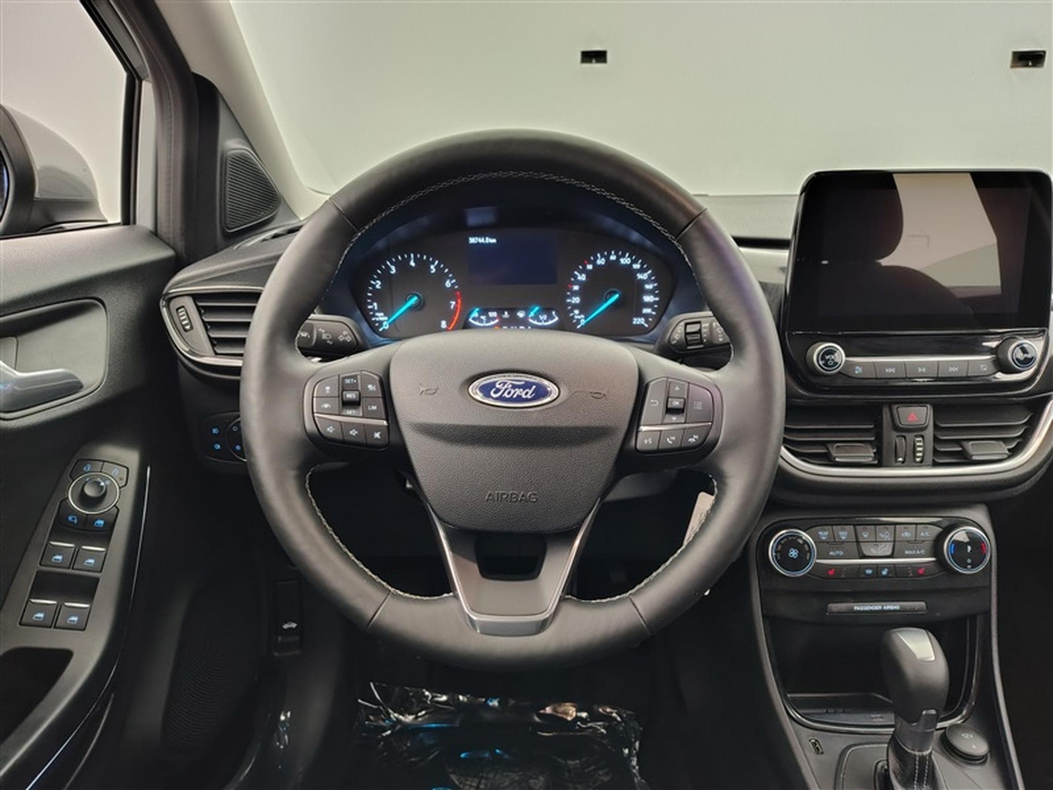 Ford Puma 1.0 EcoBoost AUT. MHEV Titanium NAVI / CARPLAY (2023) - Photo 9