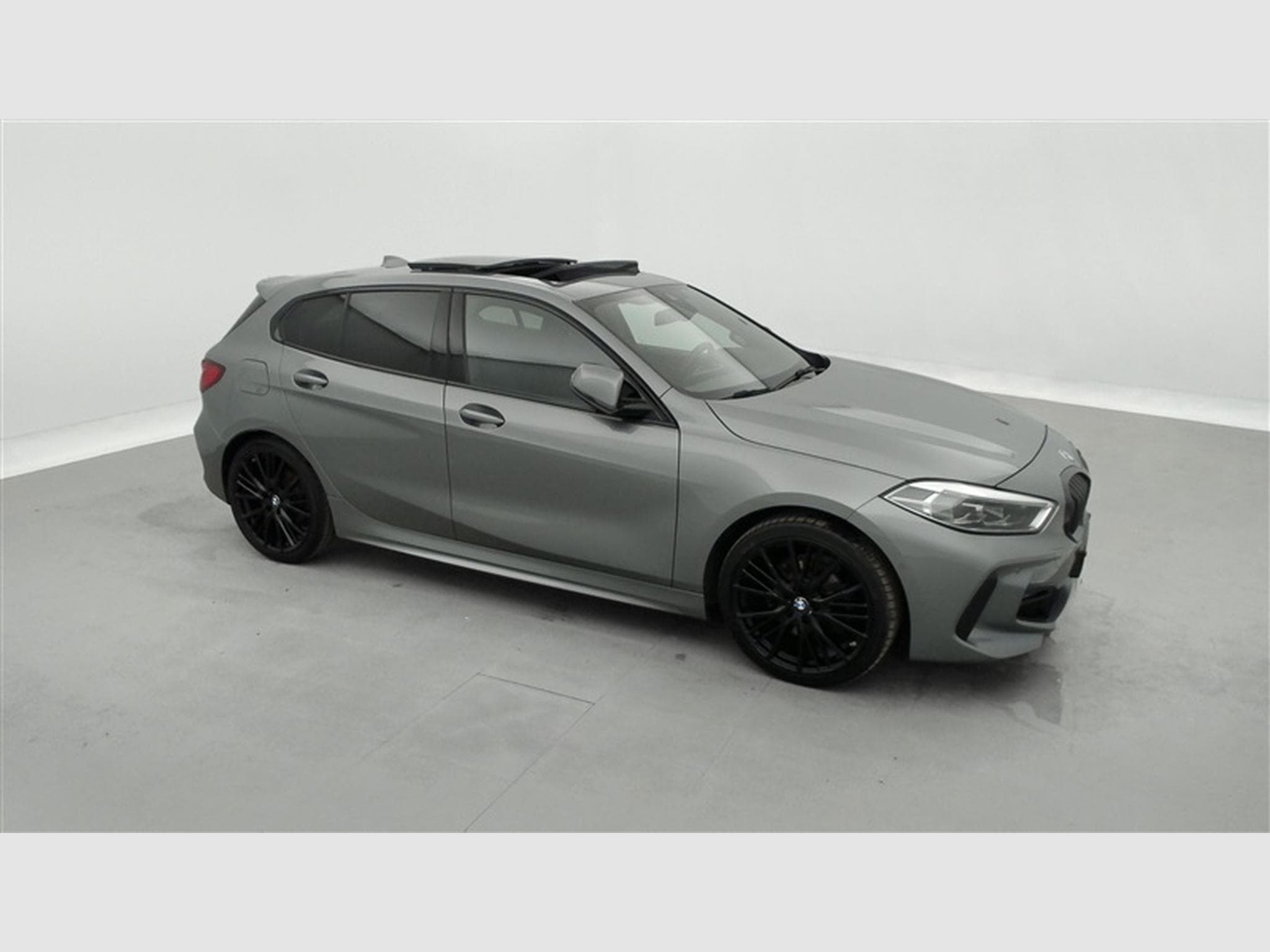 BMW 118 118iA Pack M NAVI / CARPLAY / CAMERA / TO PANO (2024) - Photo 24