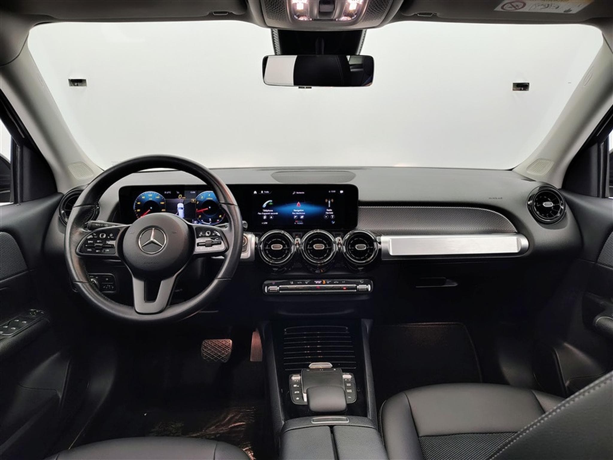 Mercedes GLB 180 GLB180 Business Line S-CUIR/NAVI/TO PANO/JA/PDC (2022) - Photo 8