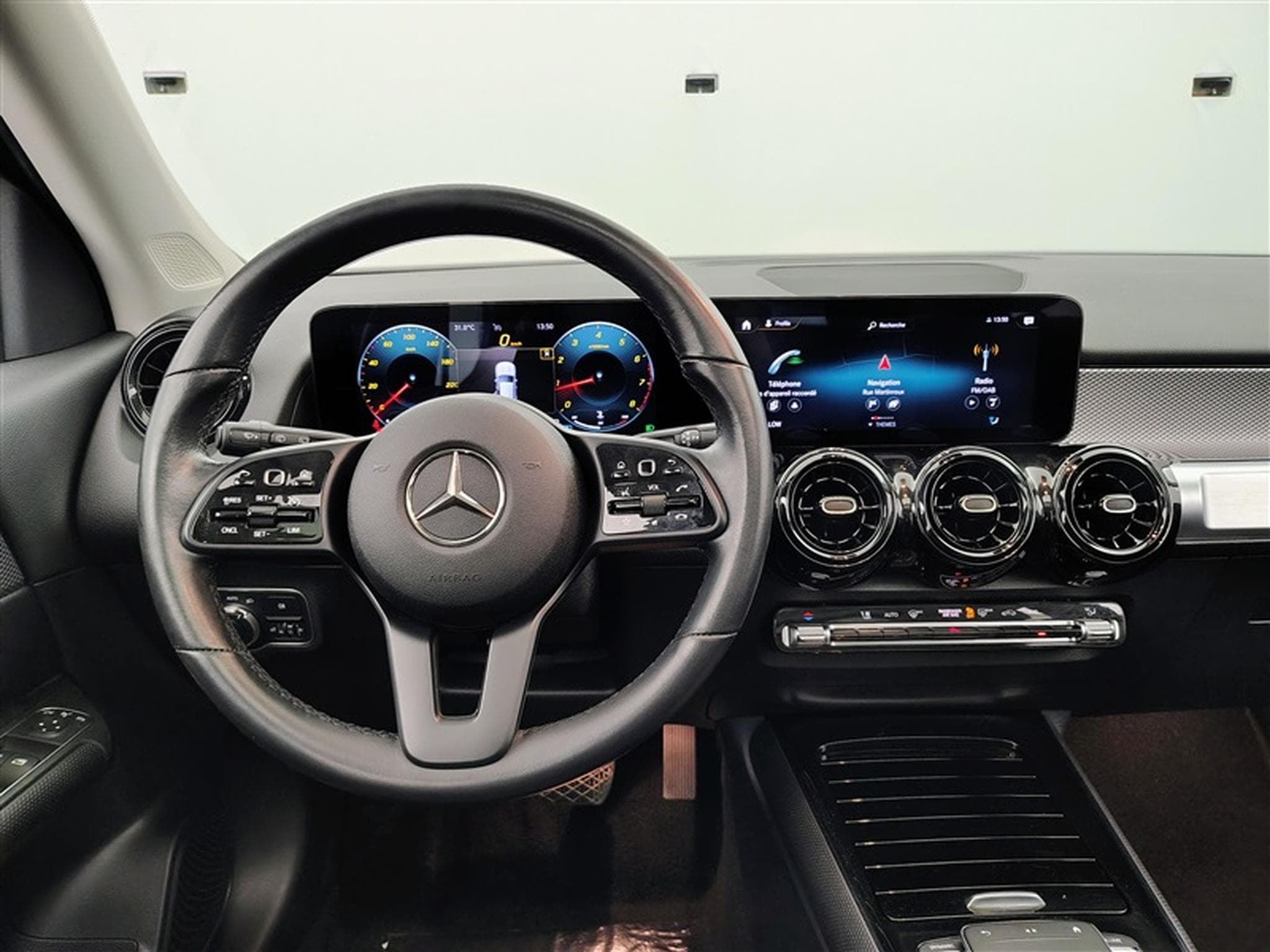 Mercedes GLB 180 GLB180 Business Line S-CUIR/NAVI/TO PANO/JA/PDC (2022) - Photo 9