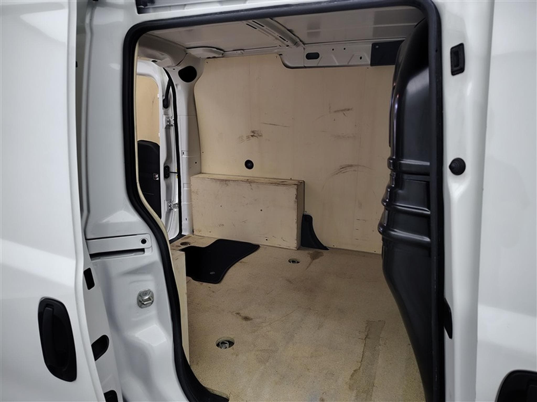 Fiat Doblo 1.6 MJET Cargo CLIM / CARPLAY (2023) - Photo 13