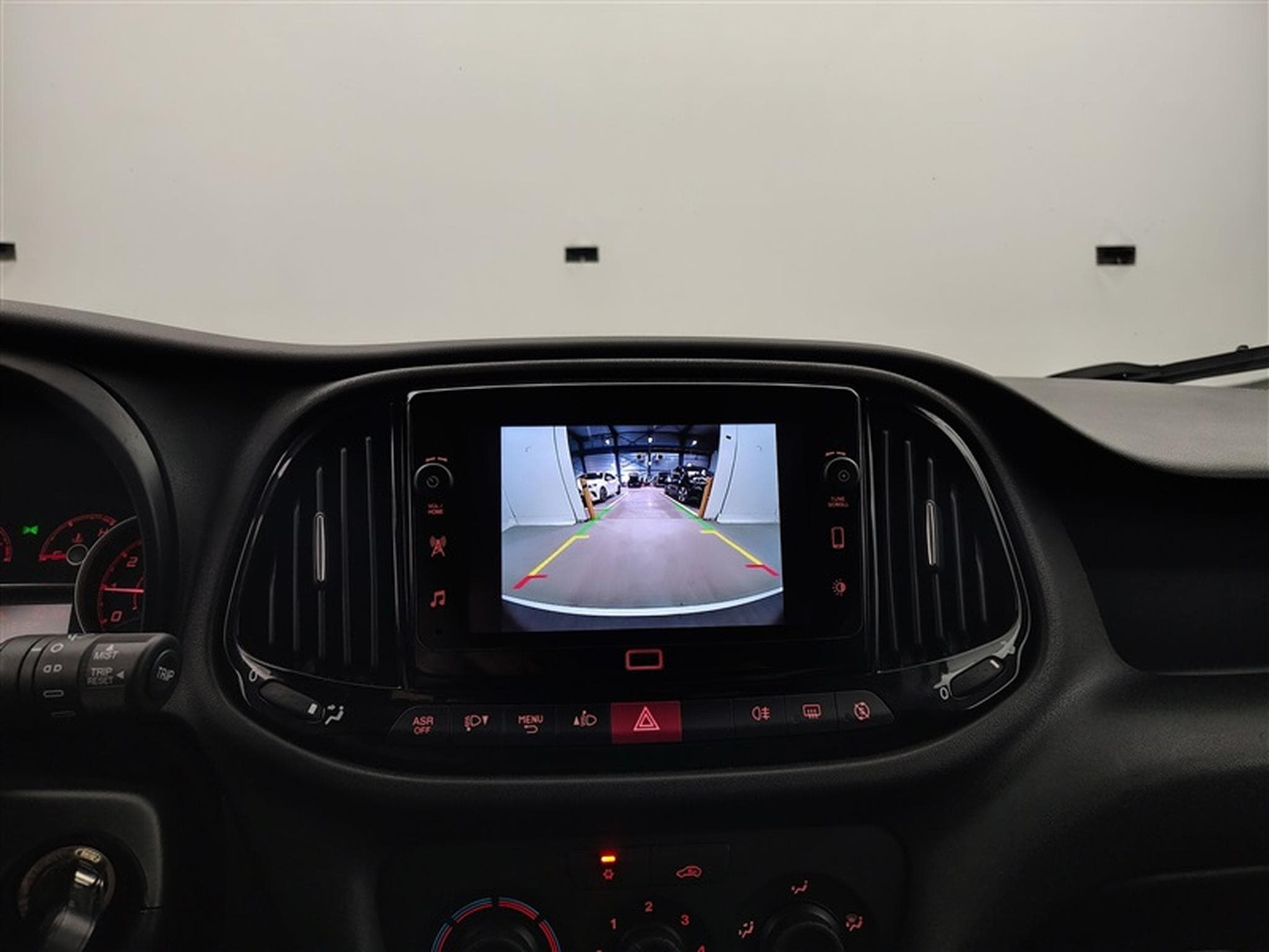 Fiat Doblo 1.6 MJET Cargo CLIM / CARPLAY (2023) - Photo 17