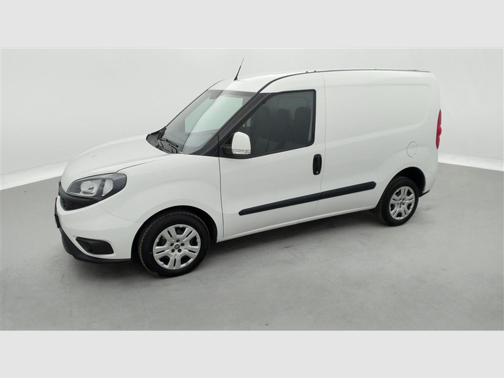 Fiat Doblo 1.6 MJET Cargo CLIM / CARPLAY (2023) - Photo 20