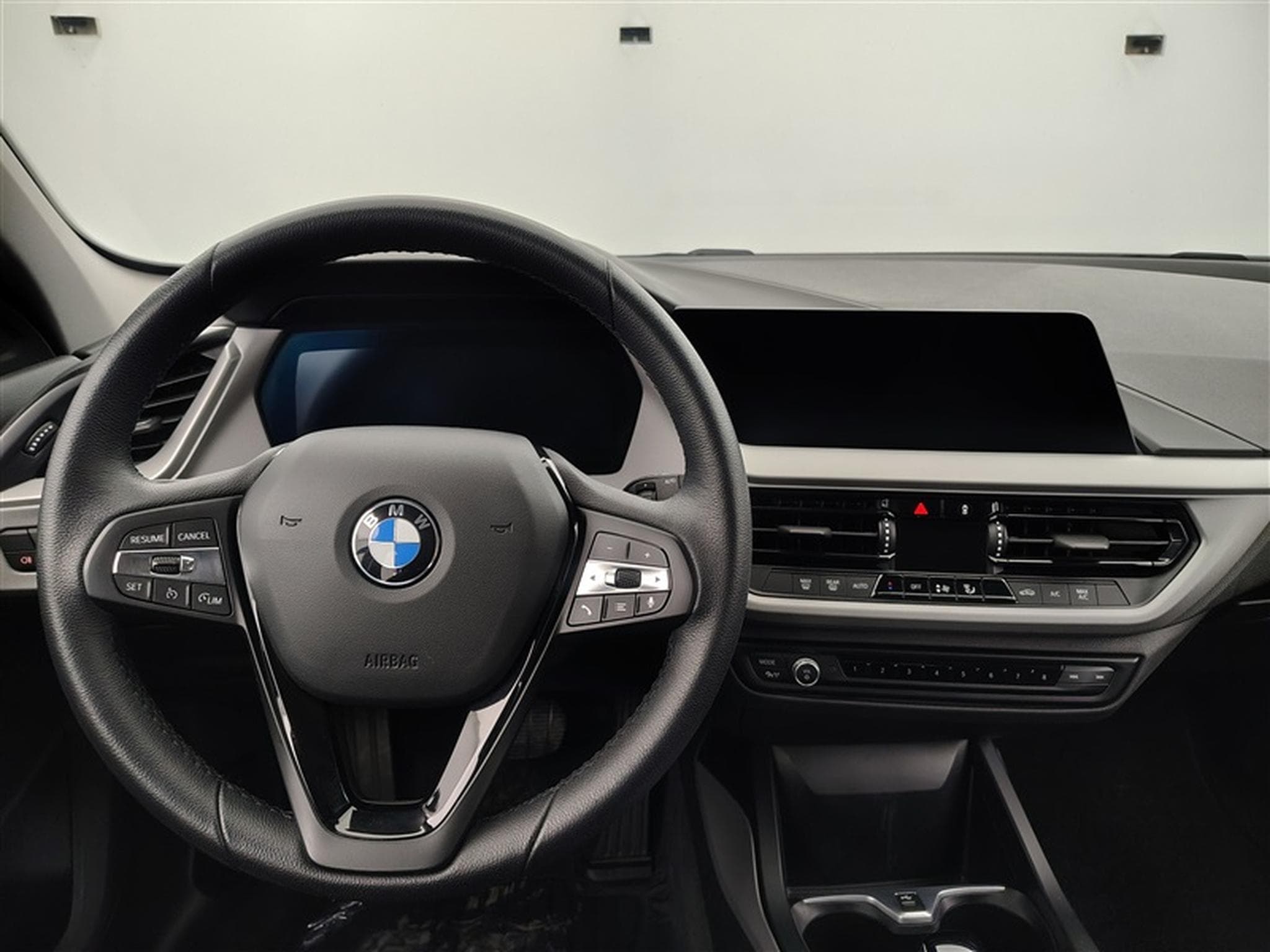 BMW 116 116dA Business Line NAVI/FULL LED/JA17/PDC AV AR (2022) - Photo 9