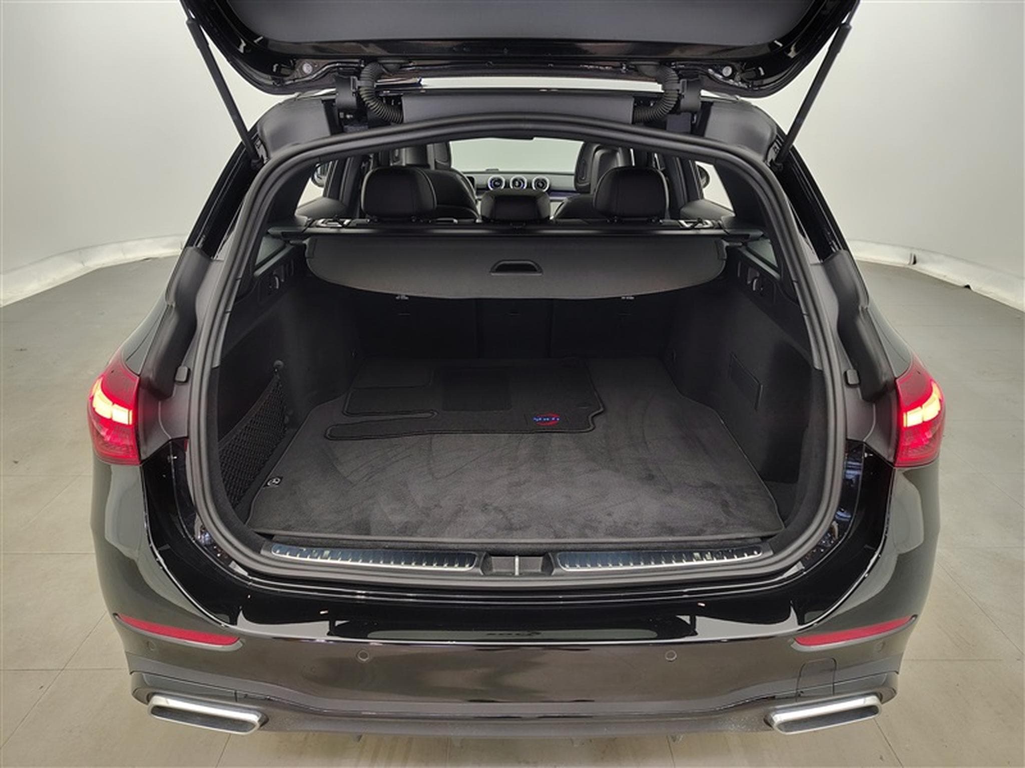 Mercedes C 200 d MHEV • STAR EDITION • AMG LINE   • PACK NIGHT (2025) - Photo 14