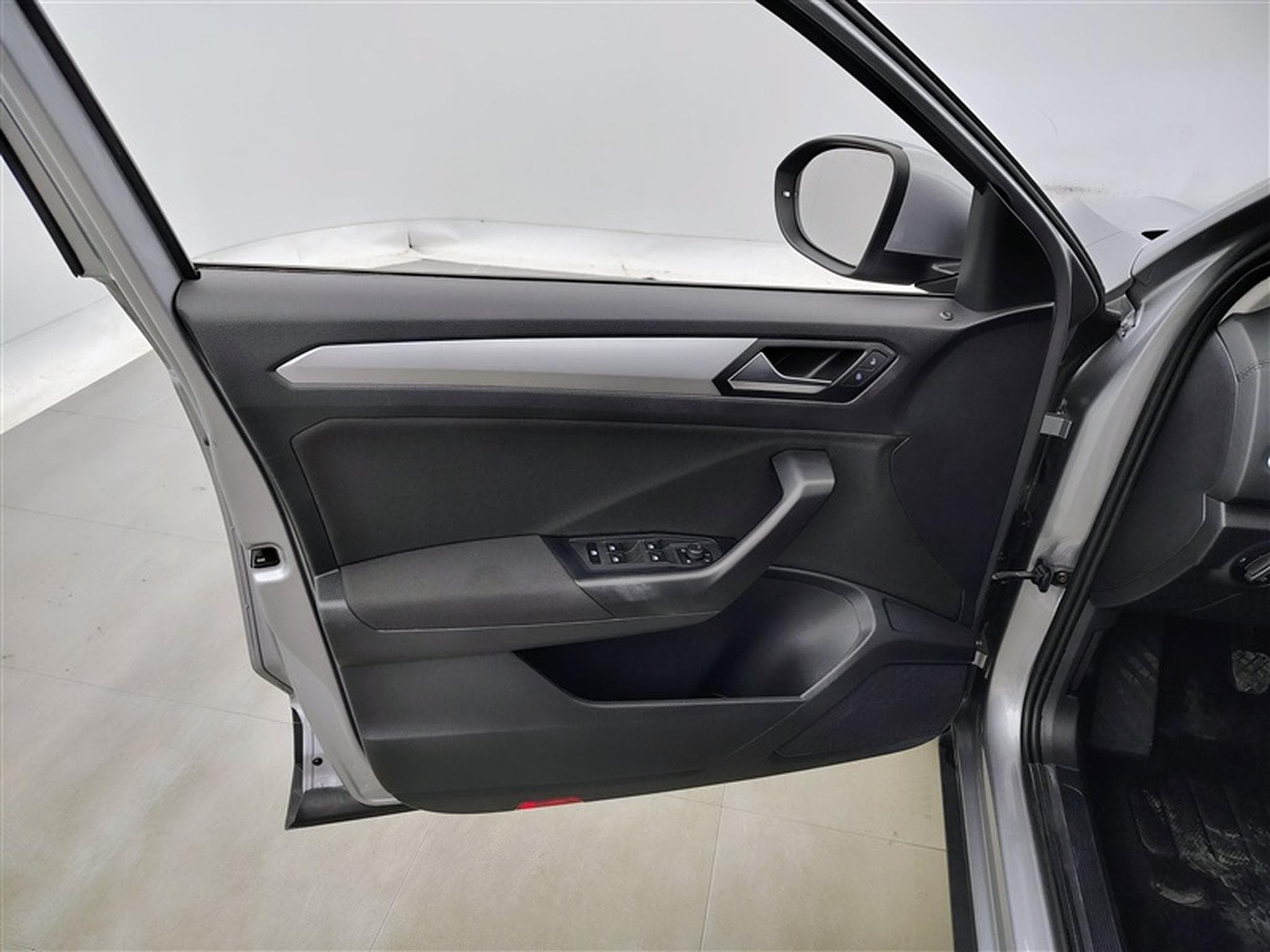 VW T-Roc 1.5  TSI Style Business Navi Cockpit / Led (2022) - Photo 17