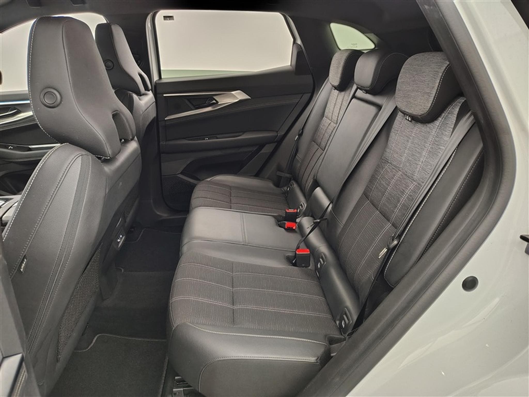 Renault Austral 1.2 E-Tec HEV Techno NAVI / FULL LED / S-CUIR (2024) - Foto 13