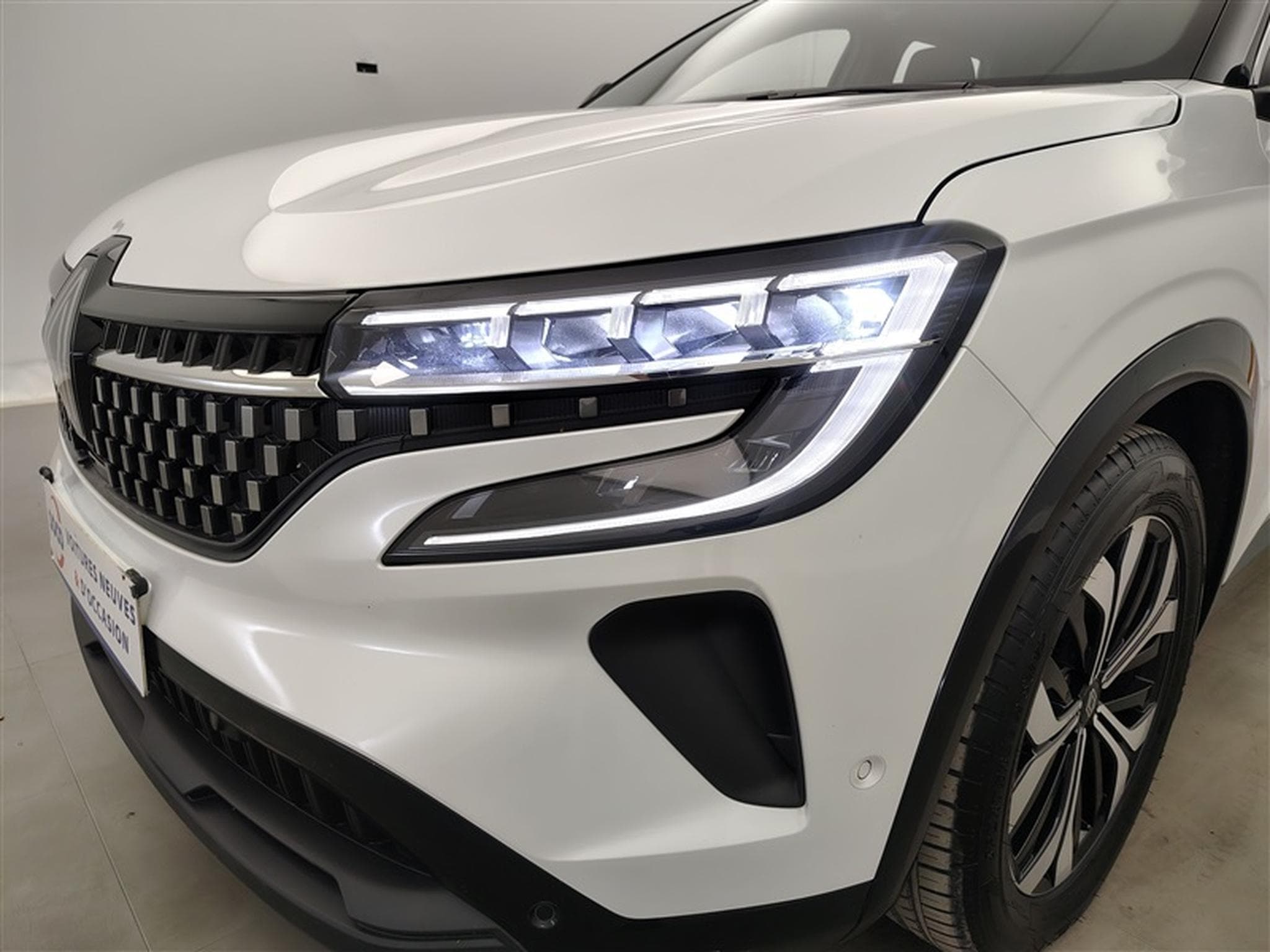 Renault Austral 1.2 E-Tec HEV Techno NAVI / FULL LED / S-CUIR (2024) - Foto 15