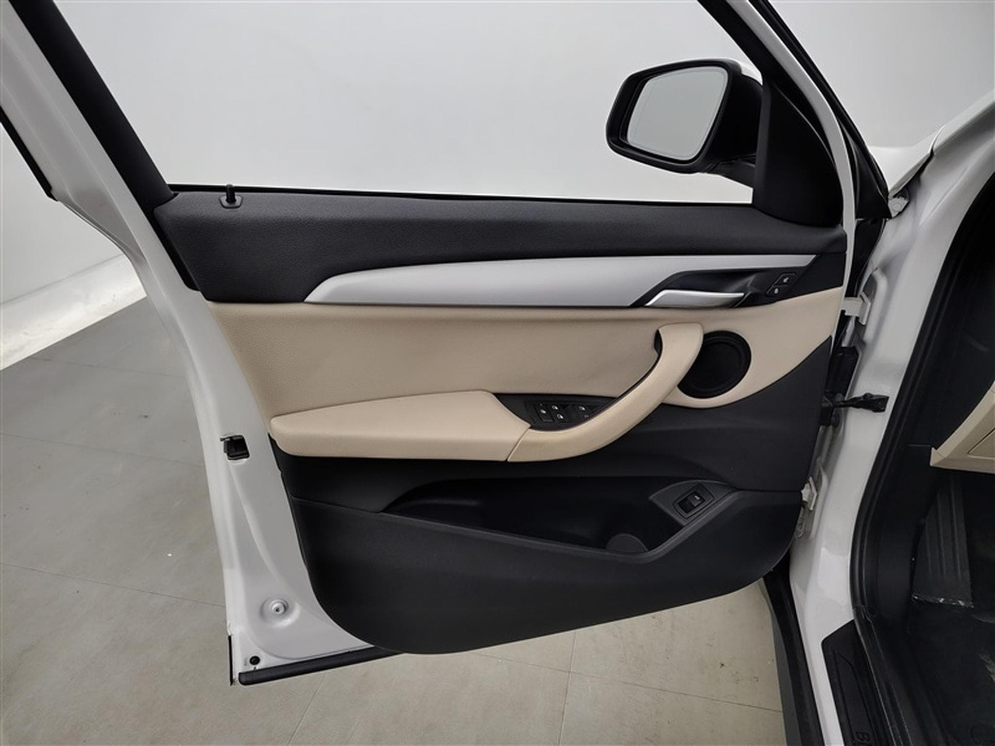 BMW X1 1.5i sDrive18 NAVI / CUIR / TOIT PANO (2021) - Photo 16