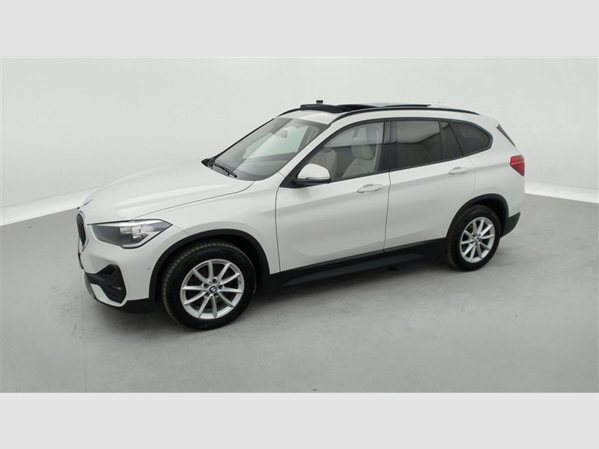 BMW X1 1.5i sDrive18 NAVI / CUIR / TOIT PANO (2021) - Photo 21