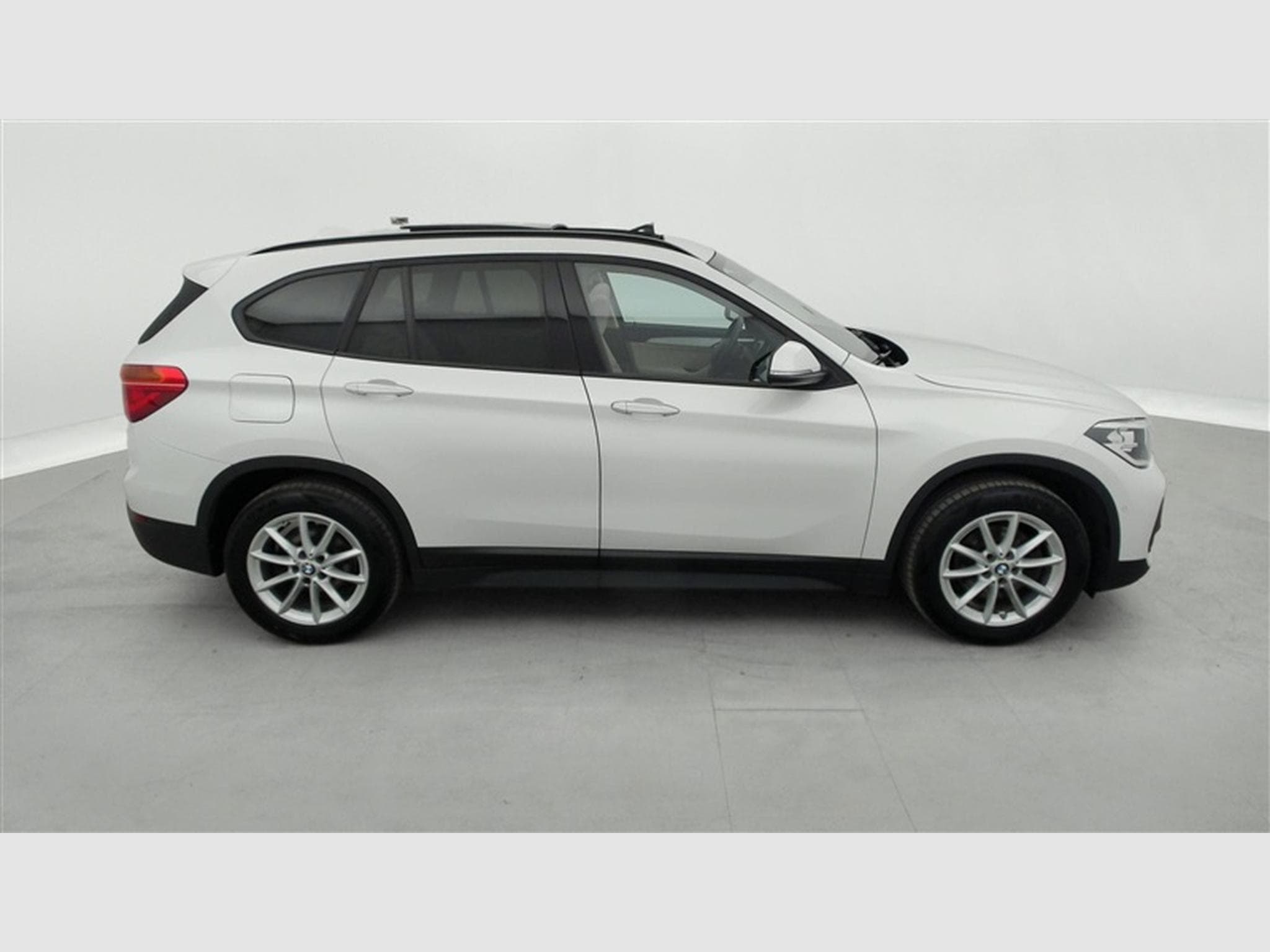 BMW X1 1.5i sDrive18 NAVI / CUIR / TOIT PANO (2021) - Photo 24