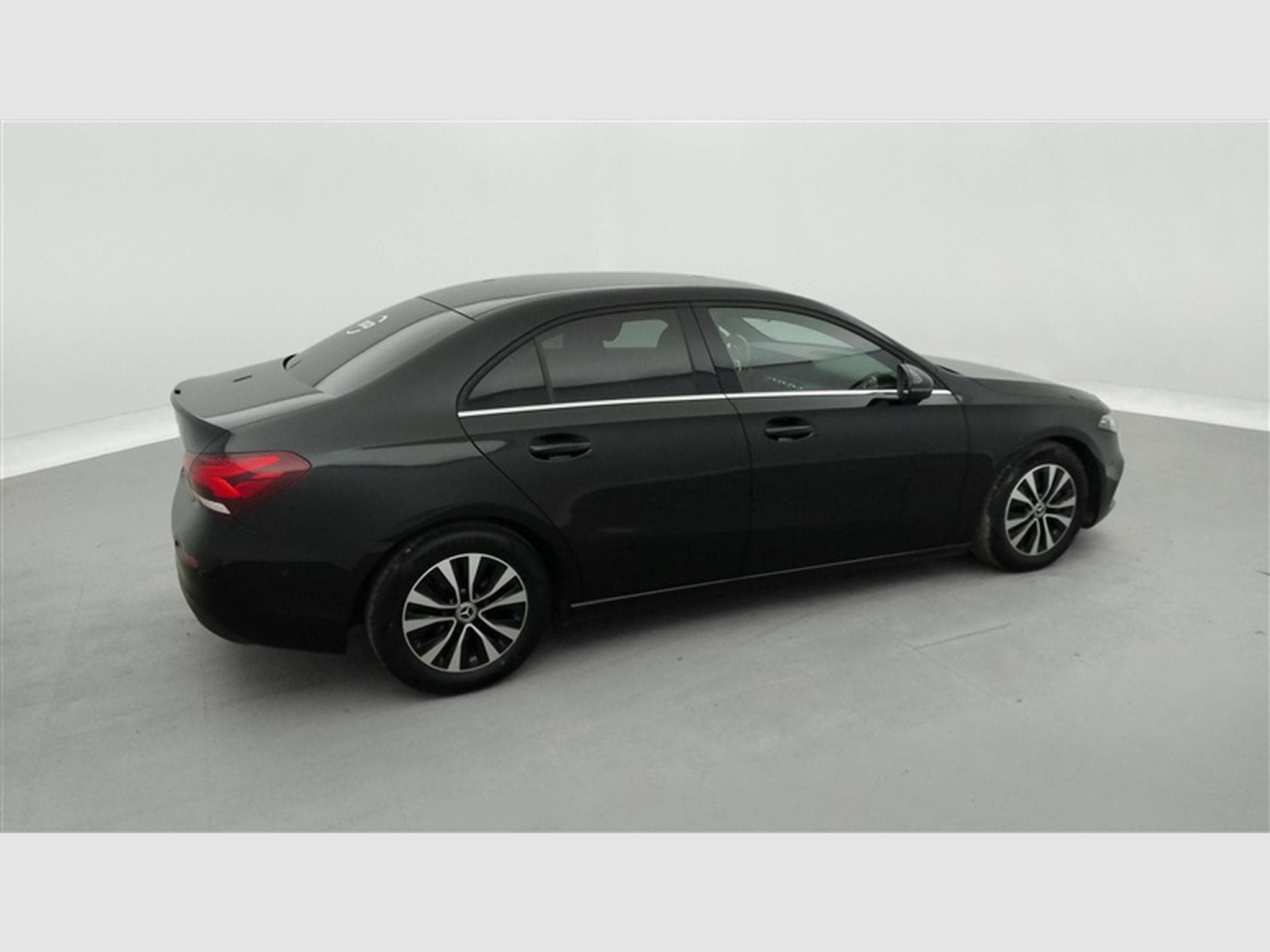 Mercedes A 180 d Business Line Navi / Led  / PDC av+ar (2022) - Photo 25