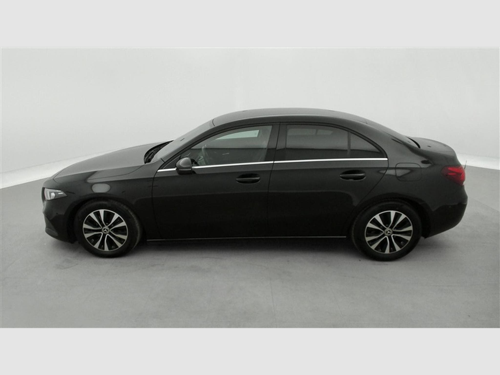 Mercedes A 180 d Business Line Navi / Led  / PDC av+ar (2022) - Photo 3
