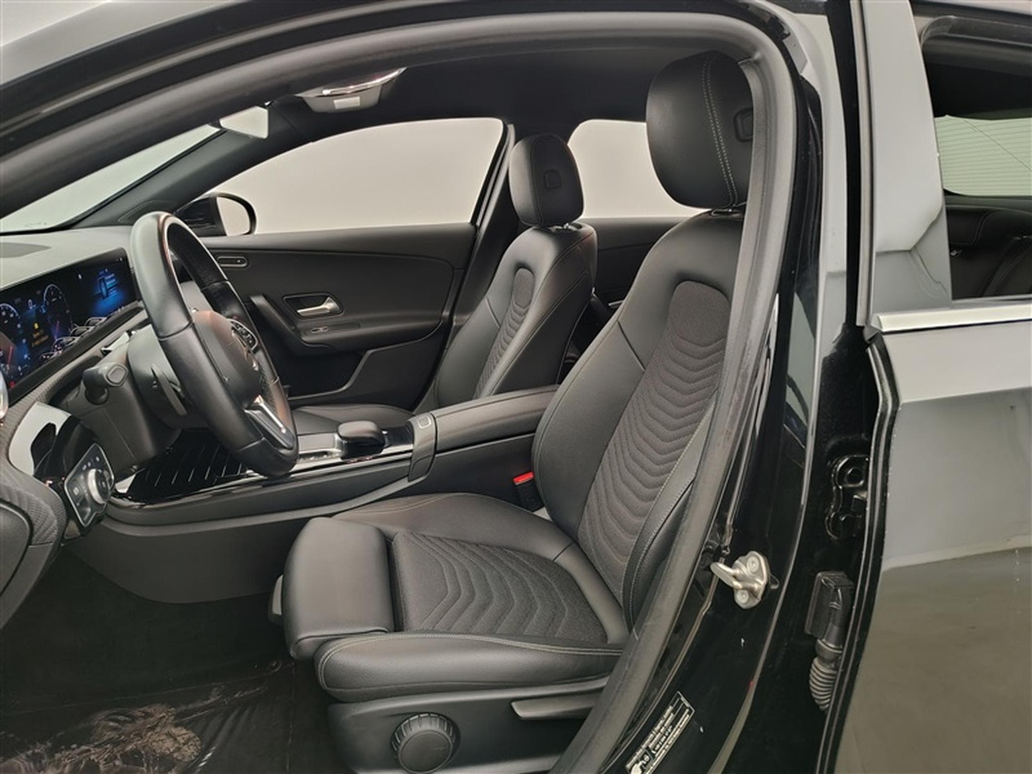 Mercedes A 180 d Business Line Navi / Led  / PDC av+ar (2022) - Photo 7