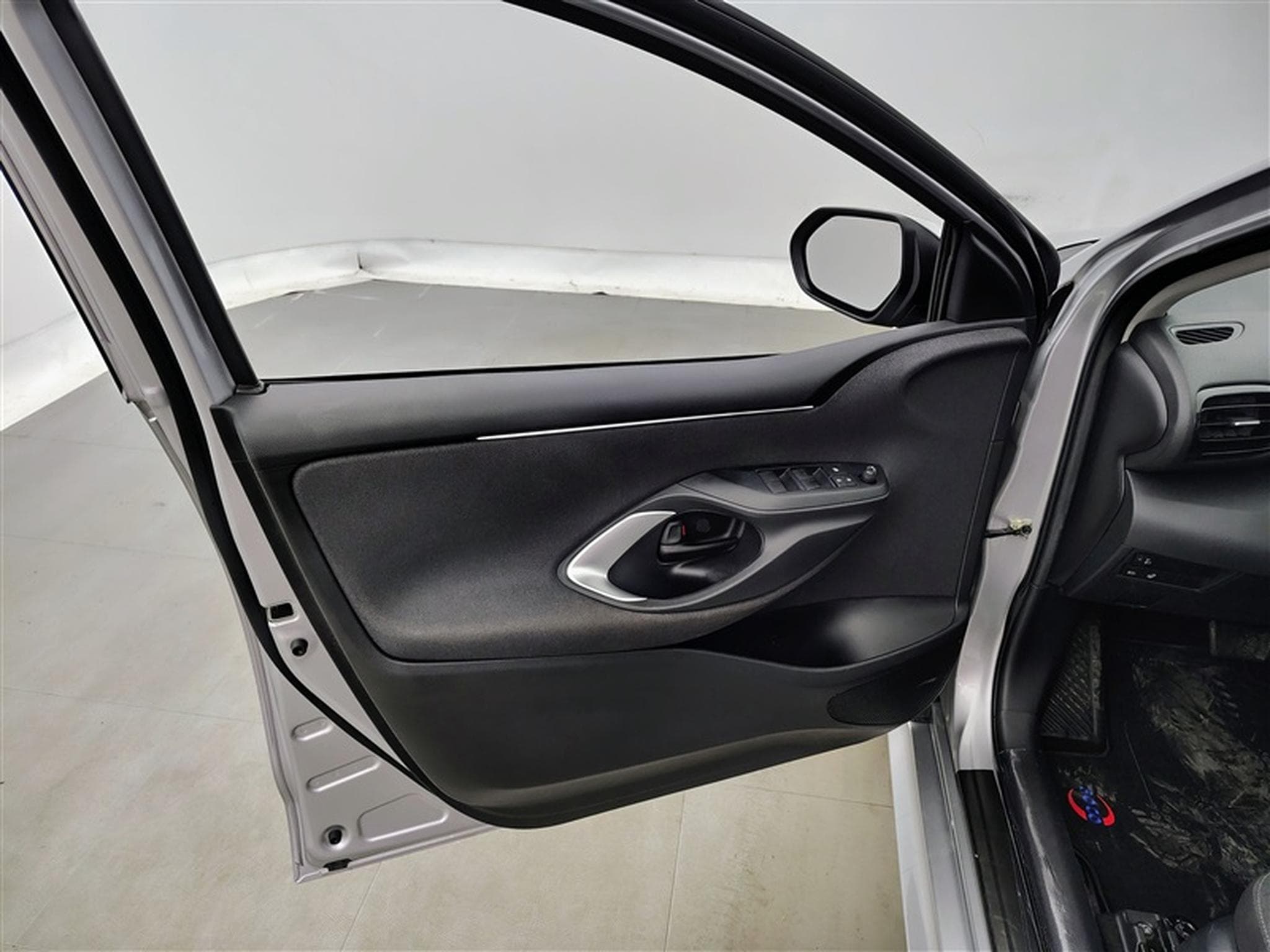 Mazda 2 1.5 Hybrid VVT-I CVT 92Cv Agile CARPLAY / CLIM (2023) - Photo 16
