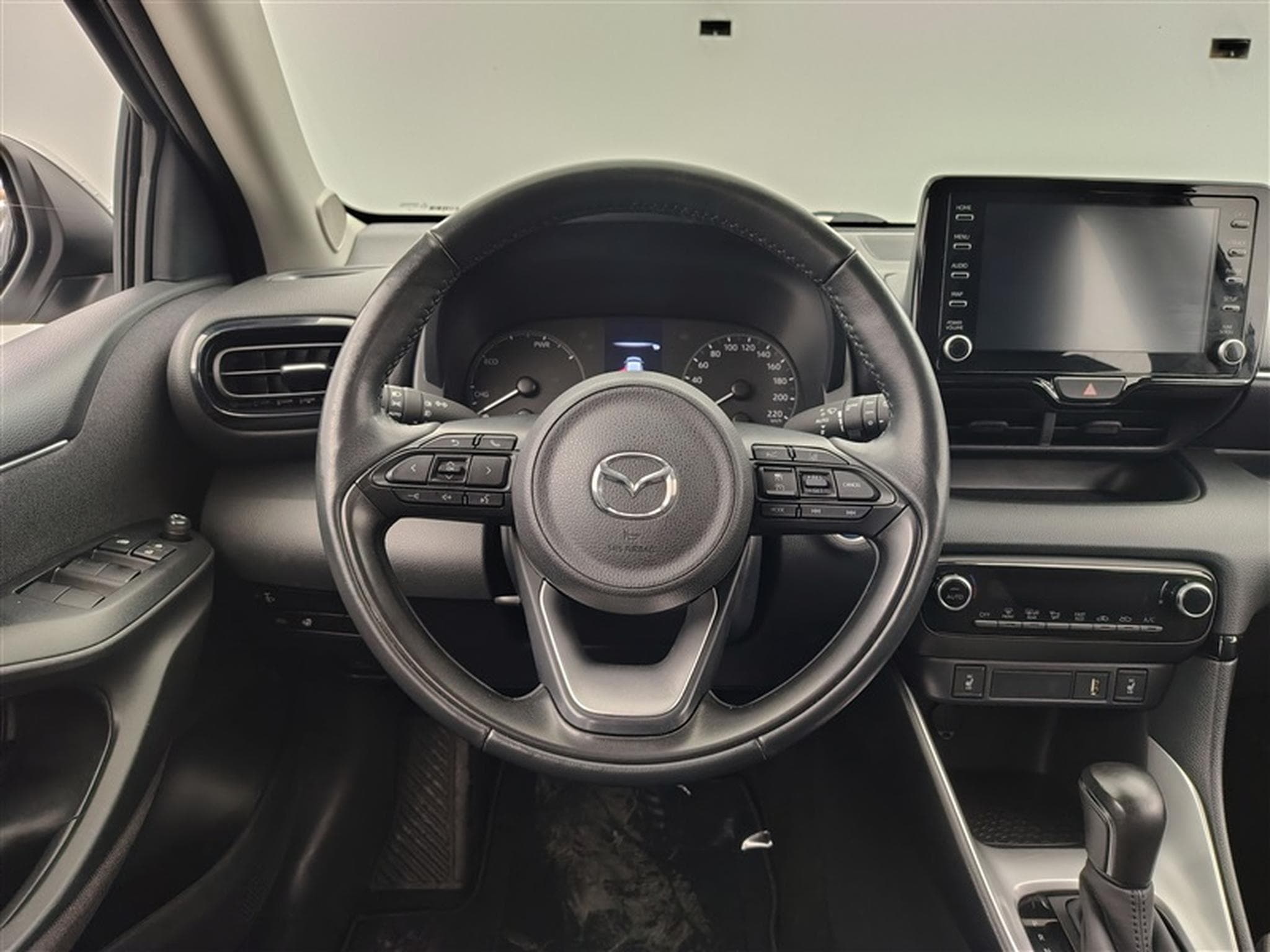 Mazda 2 1.5 Hybrid VVT-I CVT 92Cv Agile CARPLAY / CLIM (2023) - Photo 9