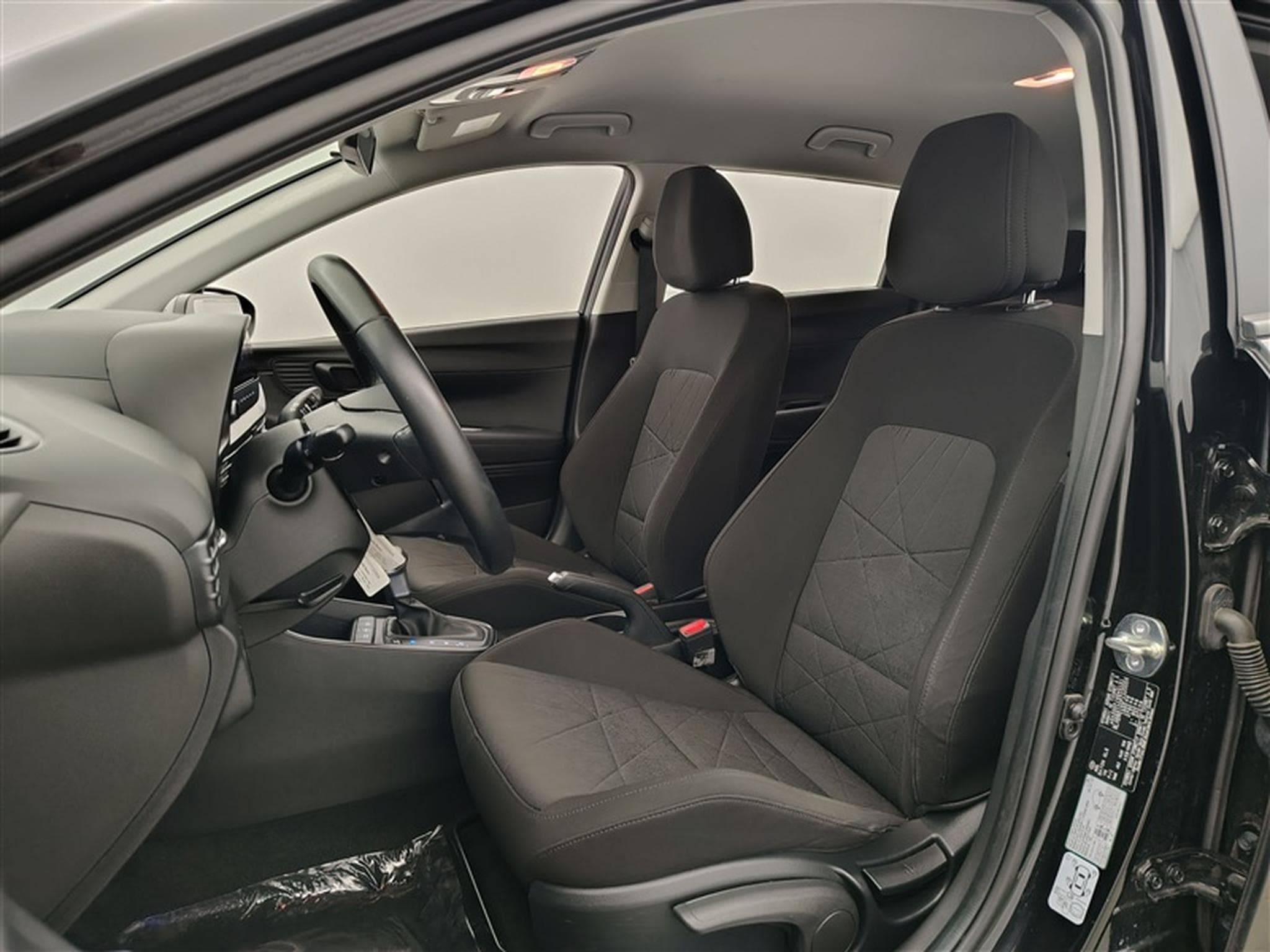 Hyundai Bayon 1.0 T-GDi MHEV Techno DCT/NAVI/LED/JA/PDC (2023) - Photo 7